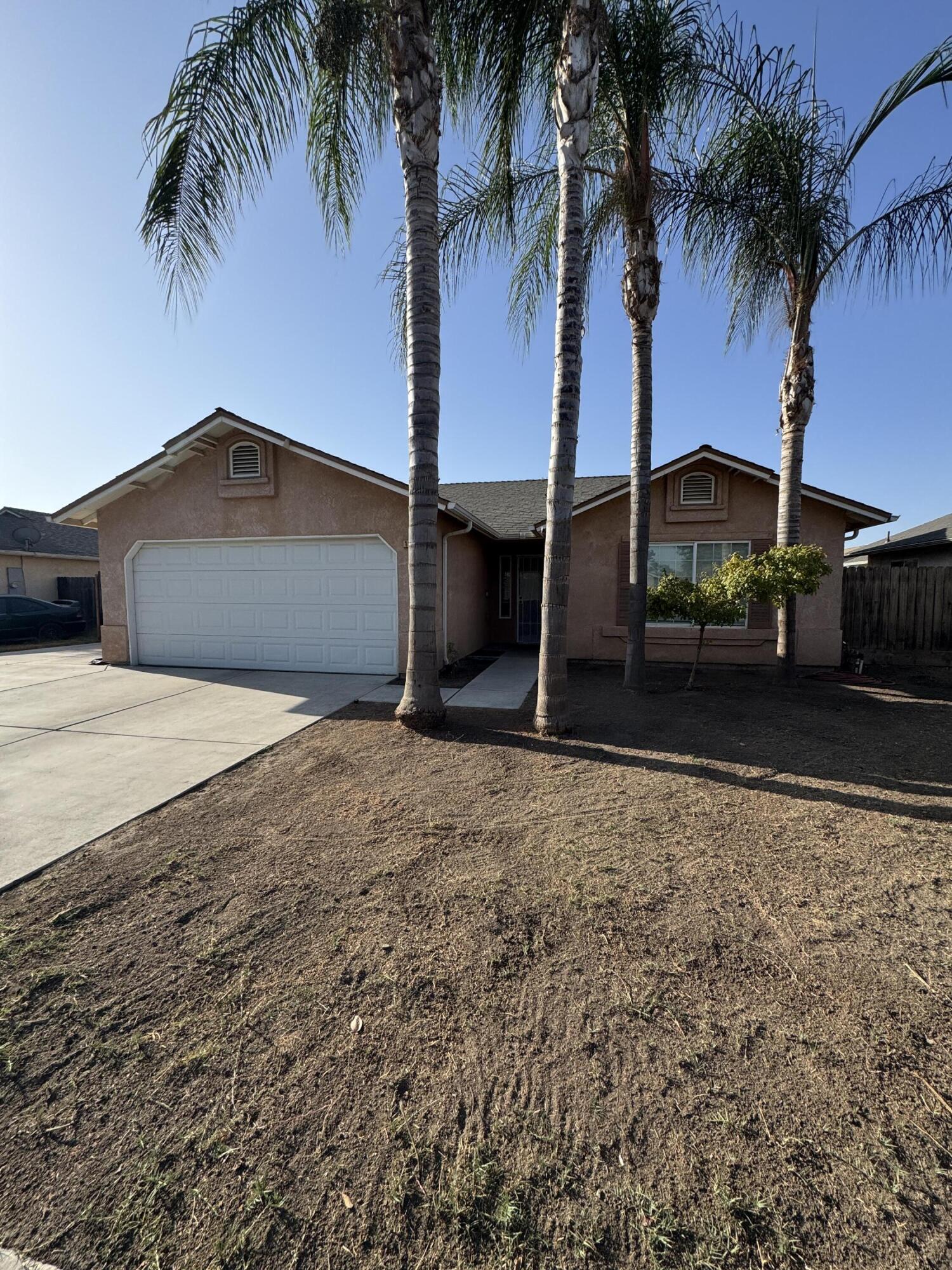 1623 Hudson Ave, Tulare, CA 93274