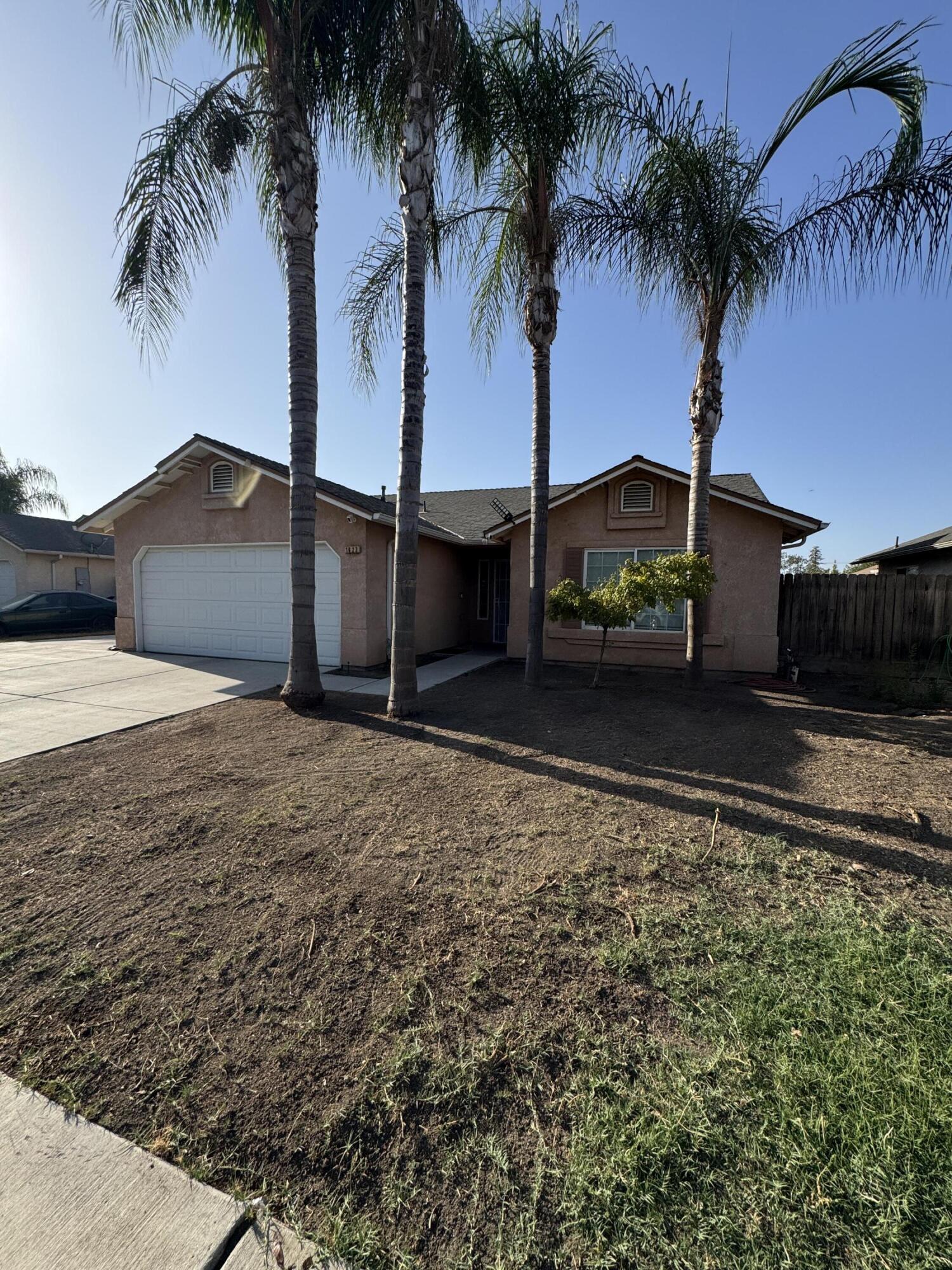 1623 Hudson Ave, Tulare, CA 93274