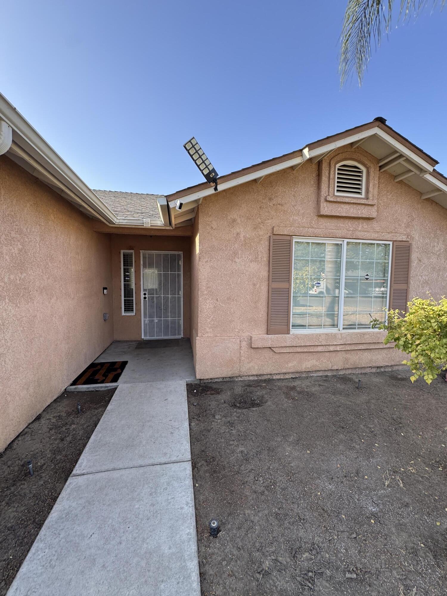 1623 Hudson Ave, Tulare, CA 93274