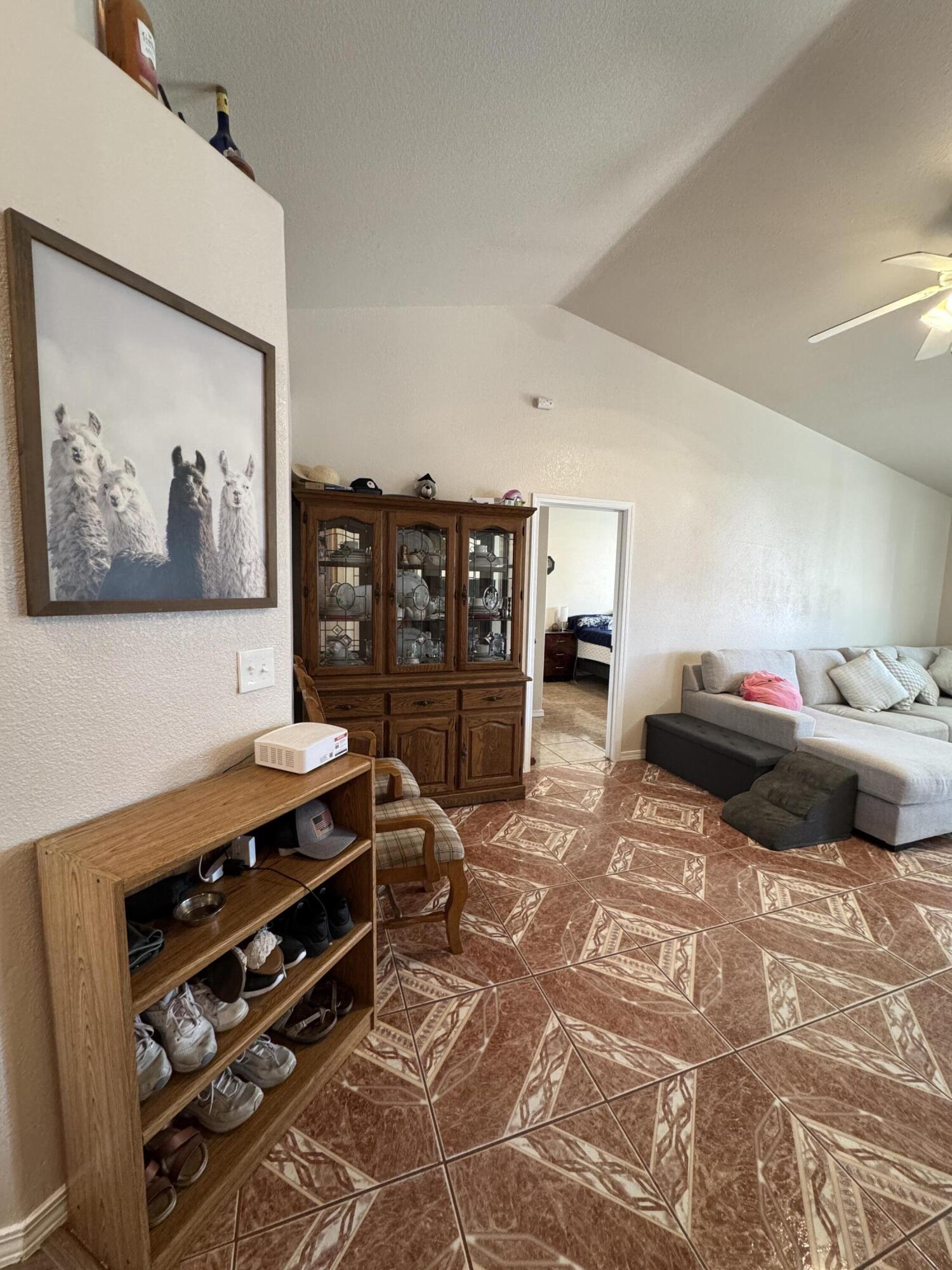 1623 Hudson Ave, Tulare, CA 93274