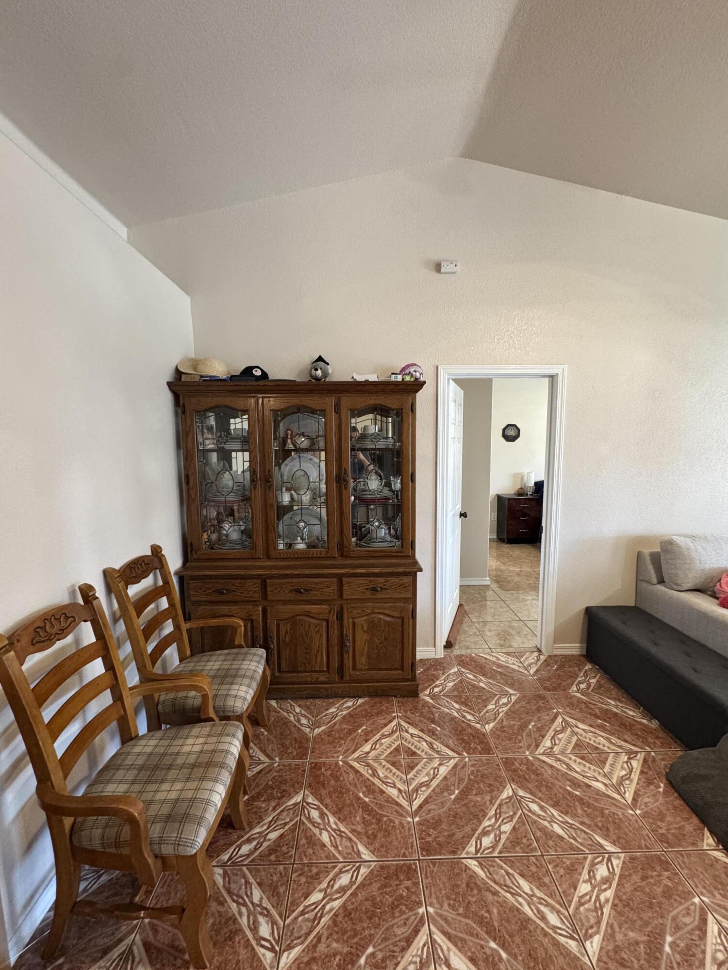 1623 Hudson Ave, Tulare, CA 93274
