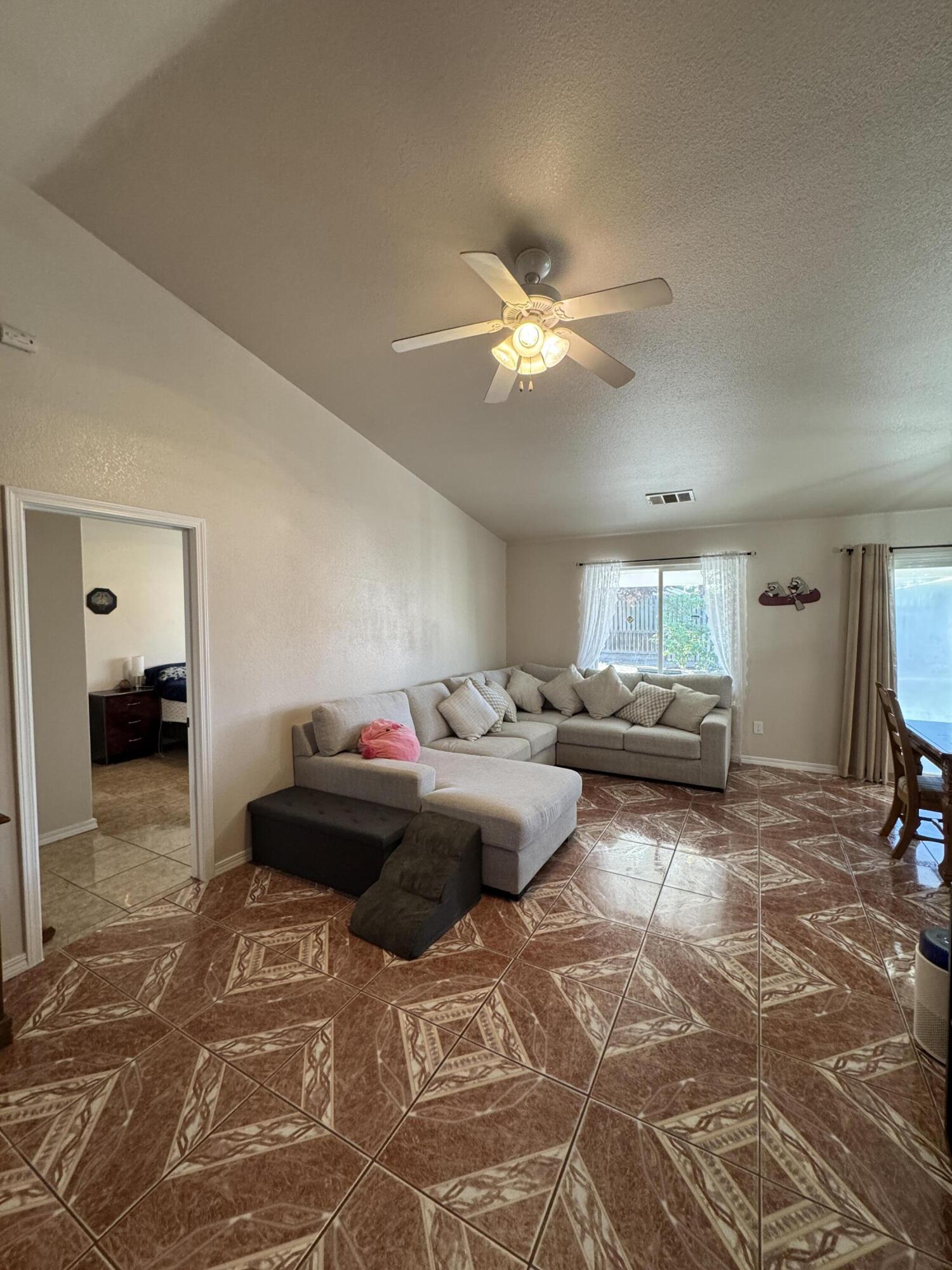 1623 Hudson Ave, Tulare, CA 93274