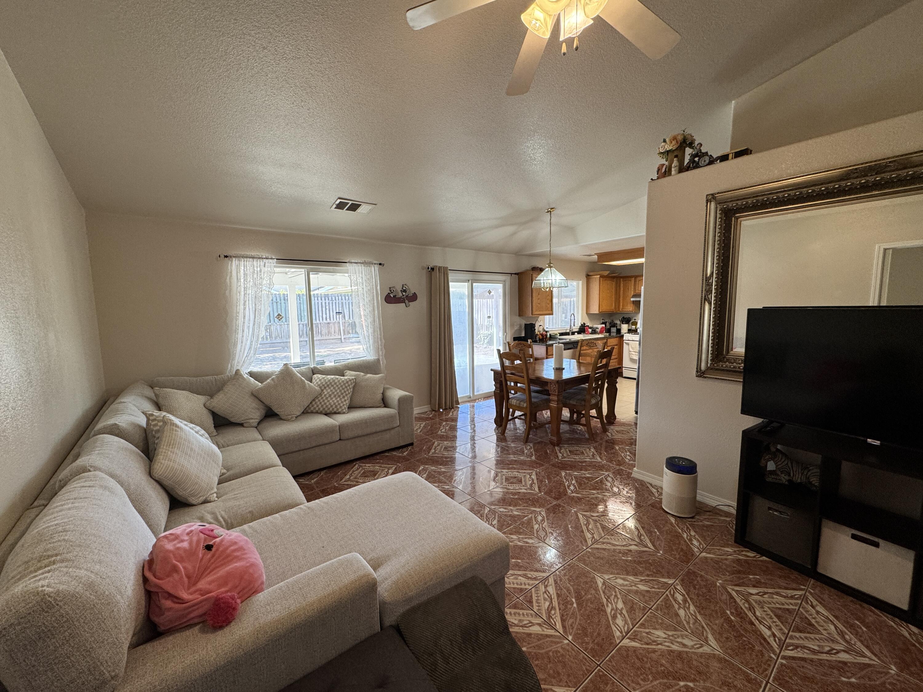 1623 Hudson Ave, Tulare, CA 93274