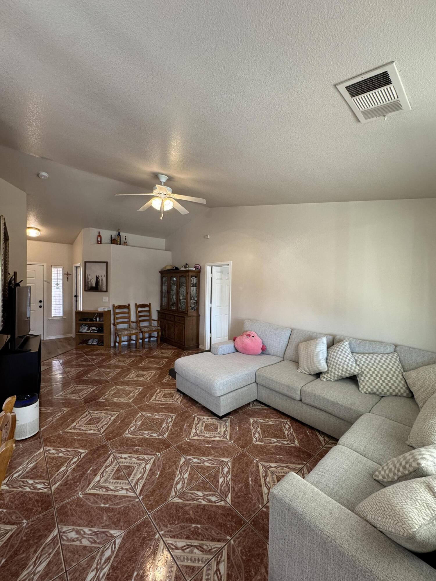 1623 Hudson Ave, Tulare, CA 93274