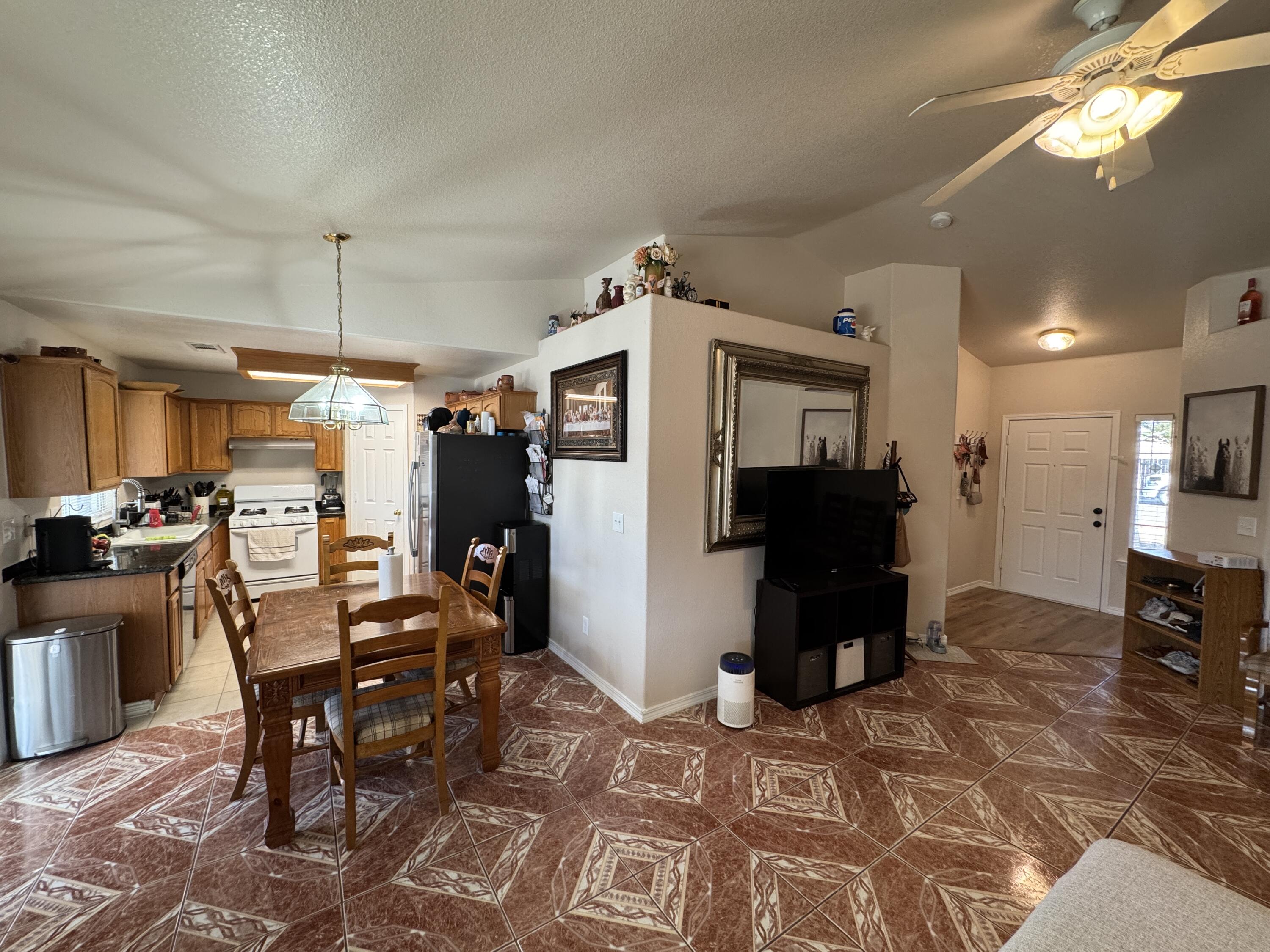 1623 Hudson Ave, Tulare, CA 93274