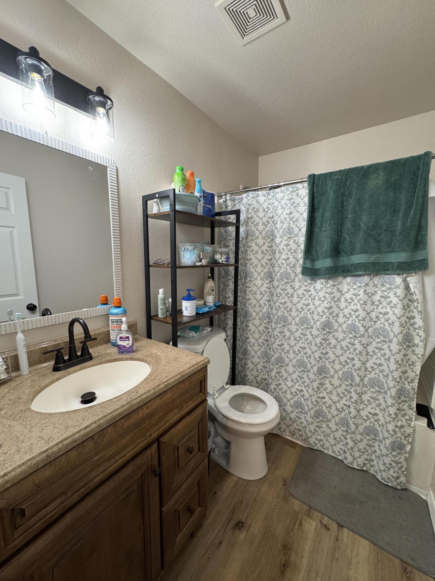 1623 Hudson Ave, Tulare, CA 93274