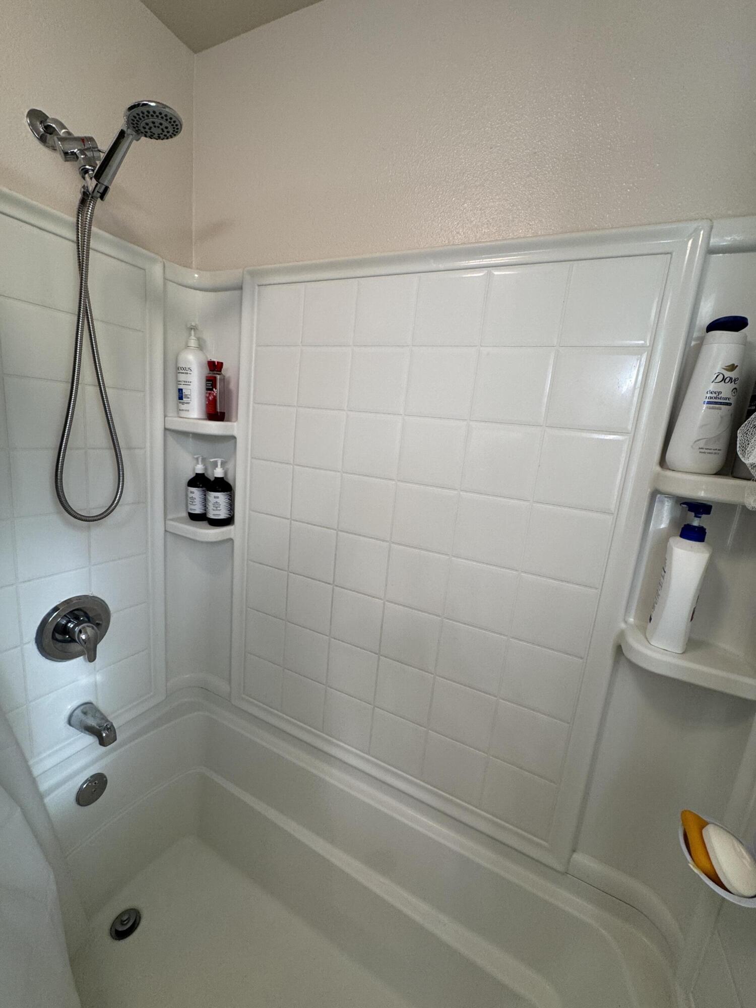 1623 Hudson Ave, Tulare, CA 93274