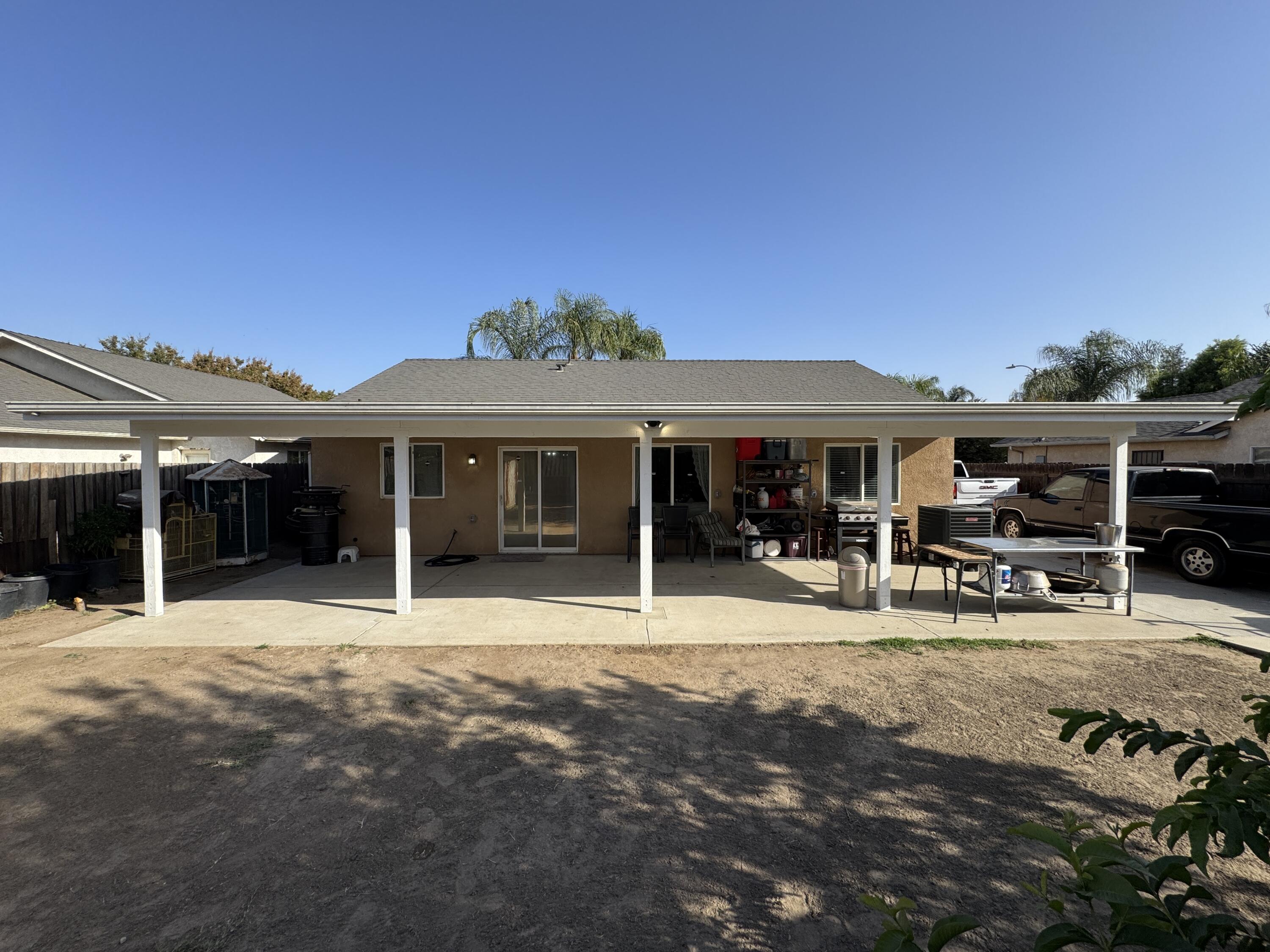 1623 Hudson Ave, Tulare, CA 93274