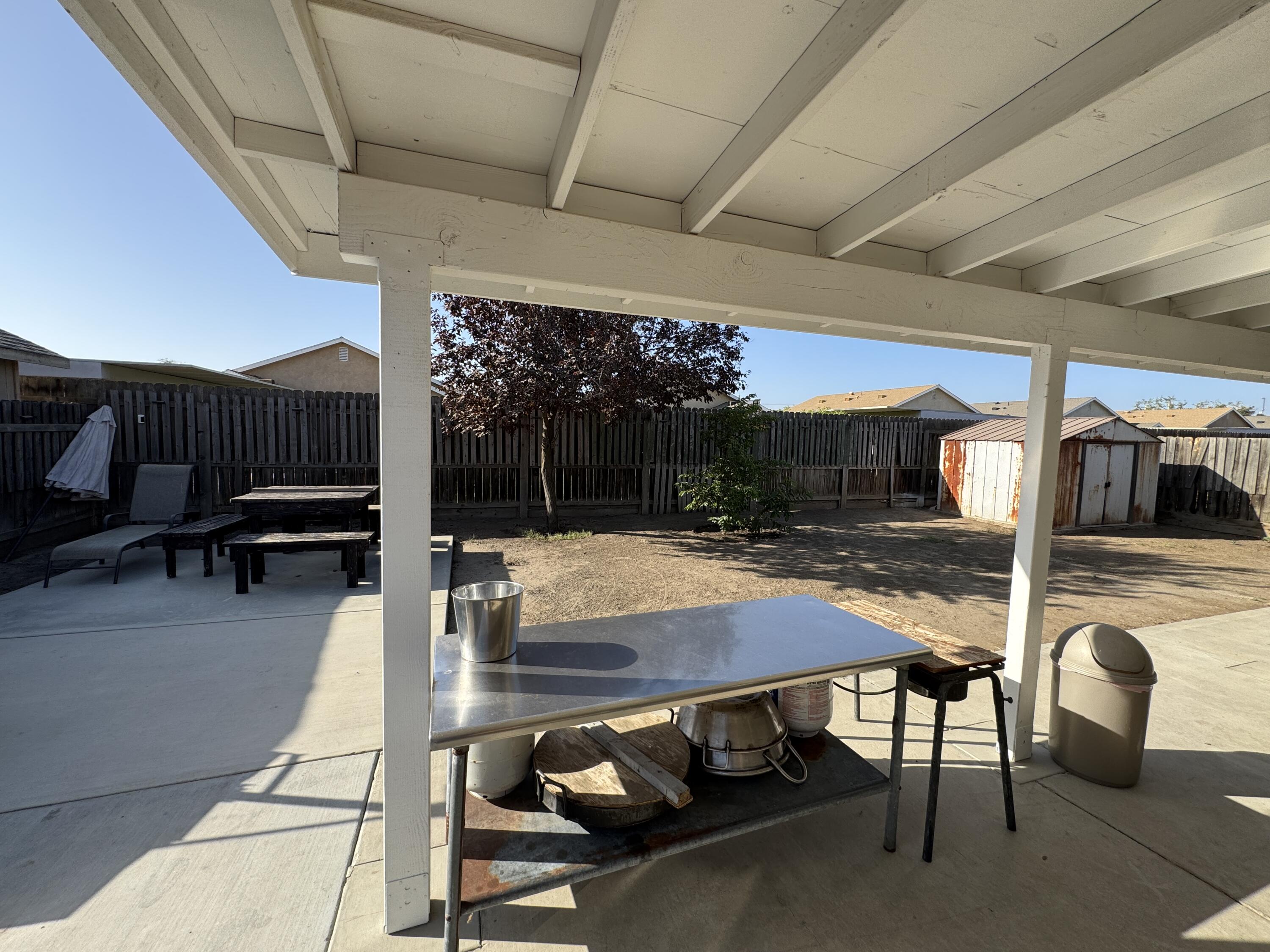 1623 Hudson Ave, Tulare, CA 93274