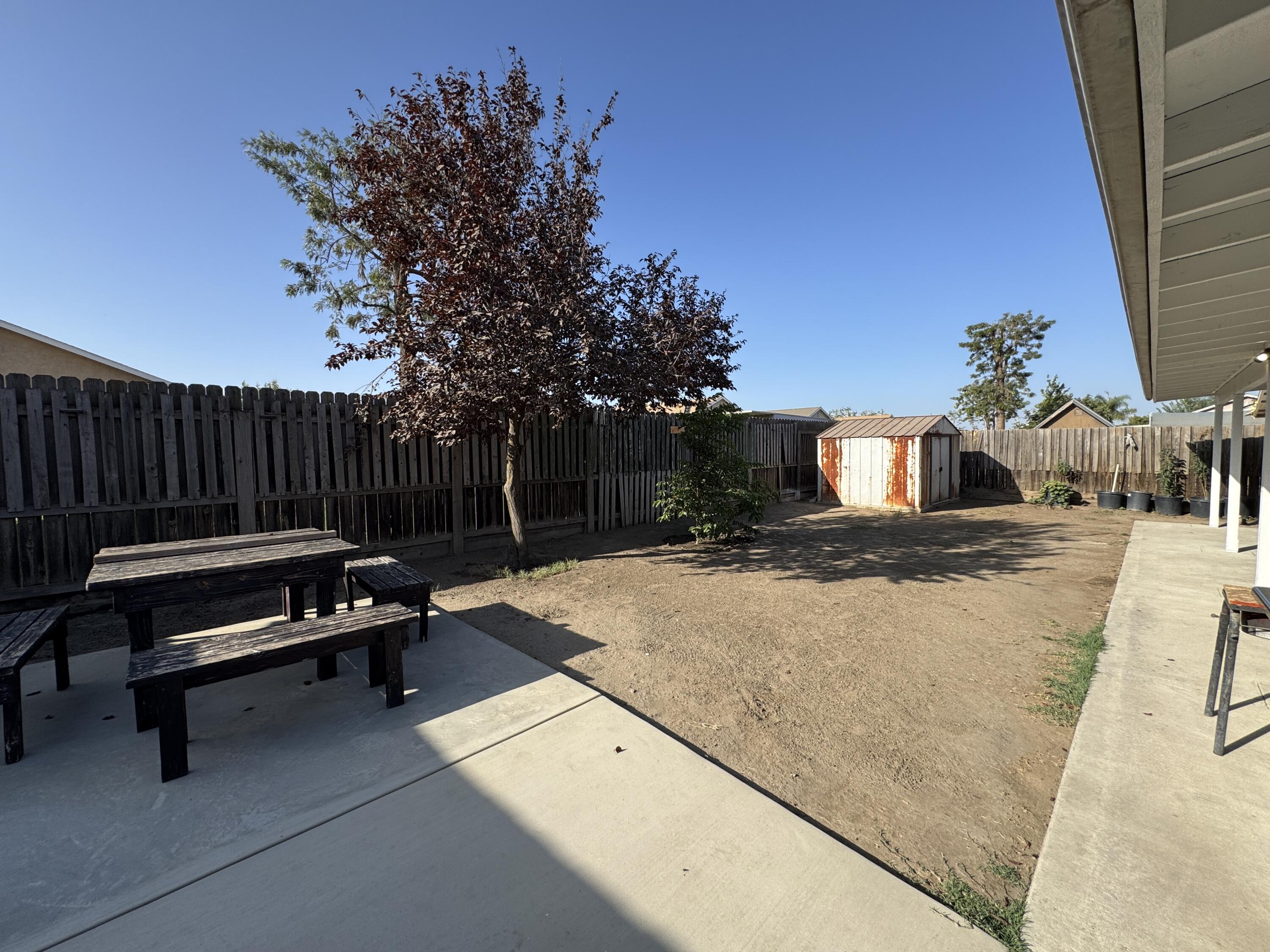 1623 Hudson Ave, Tulare, CA 93274
