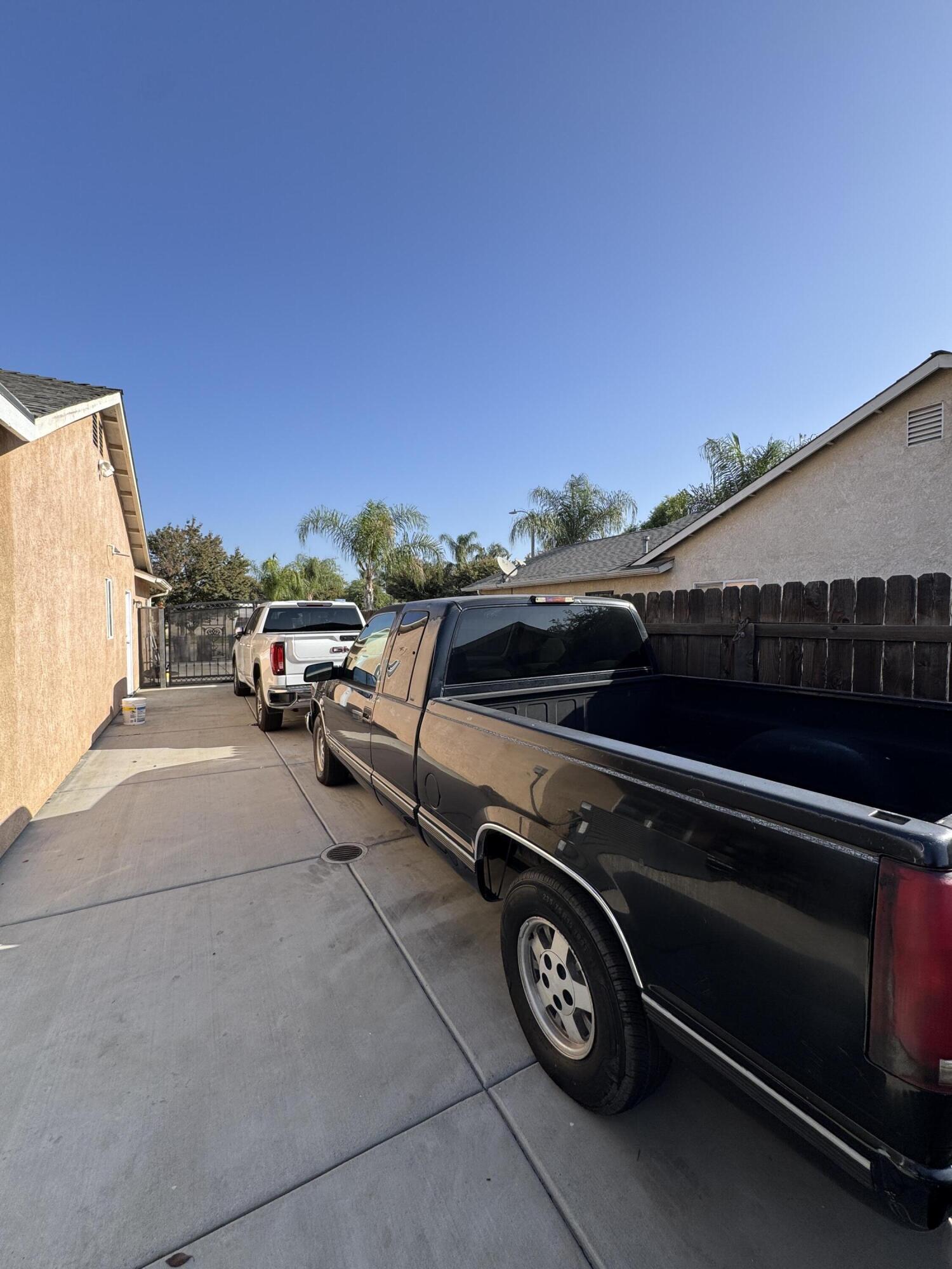 1623 Hudson Ave, Tulare, CA 93274