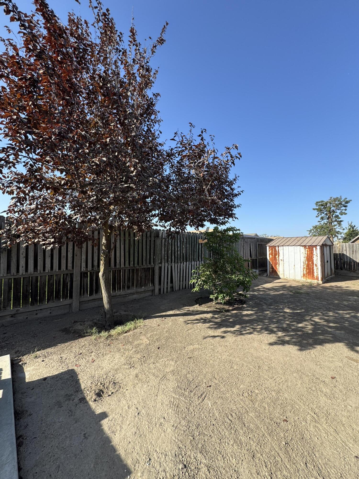 1623 Hudson Ave, Tulare, CA 93274
