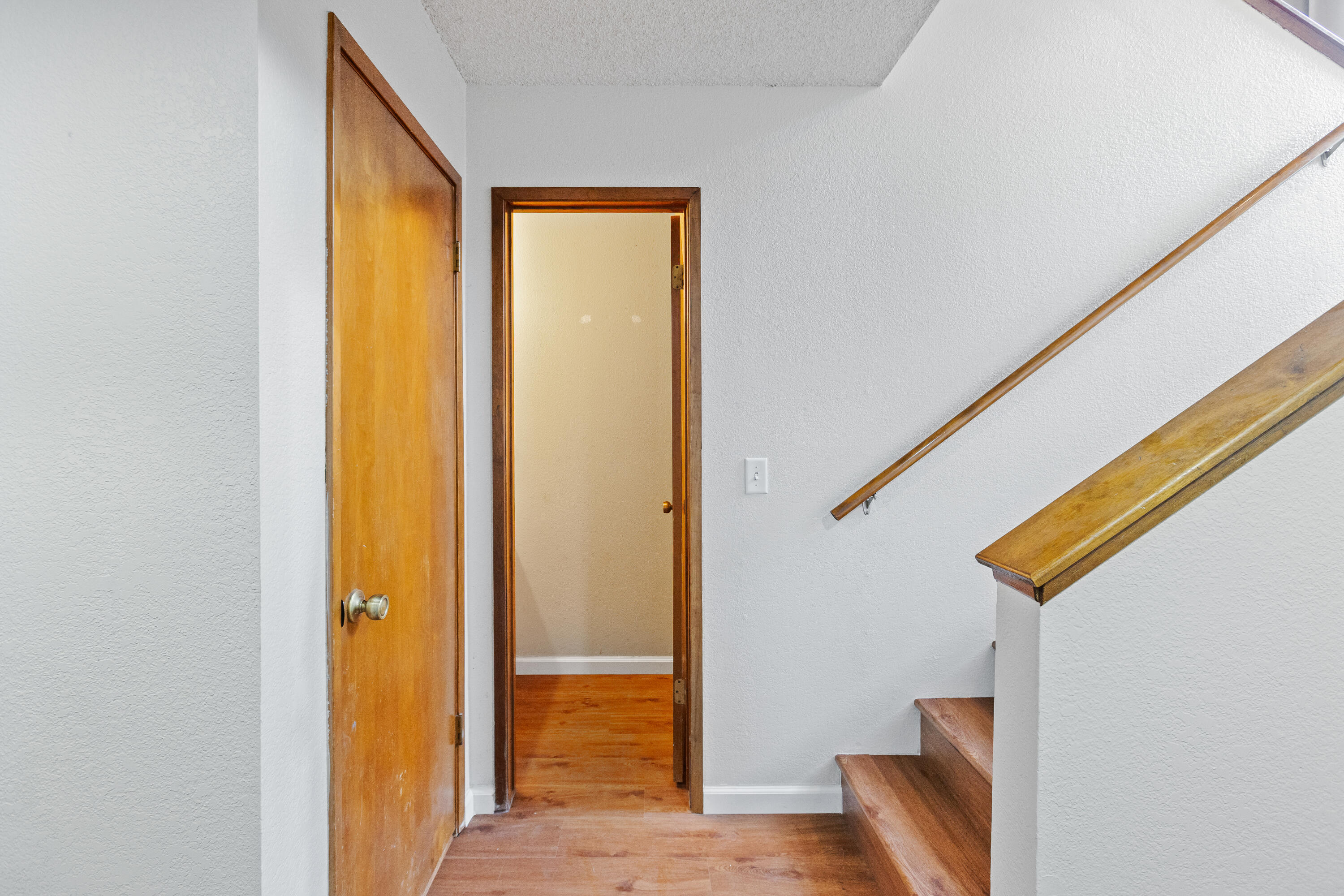 1103 S Pinkham St, Visalia, CA 93292