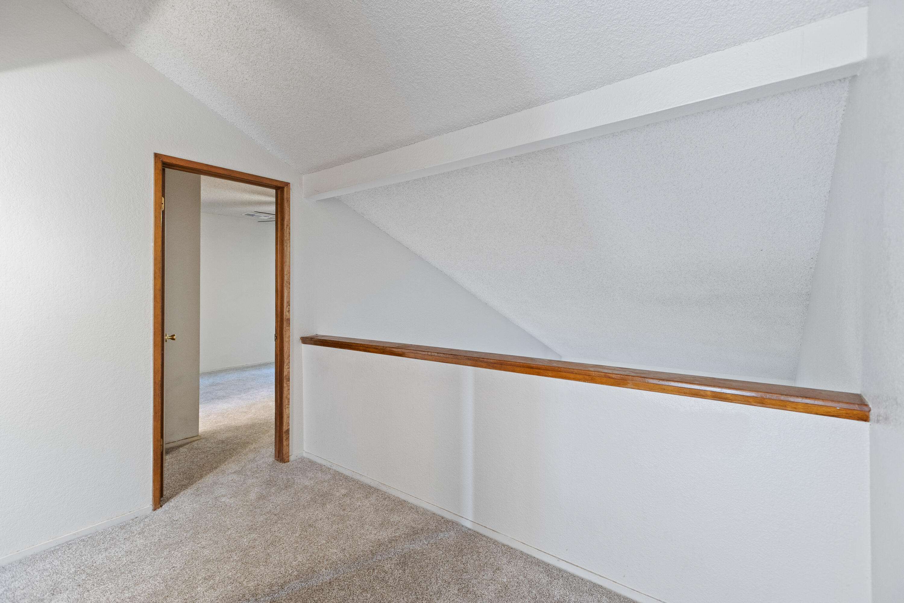 1103 S Pinkham St, Visalia, CA 93292