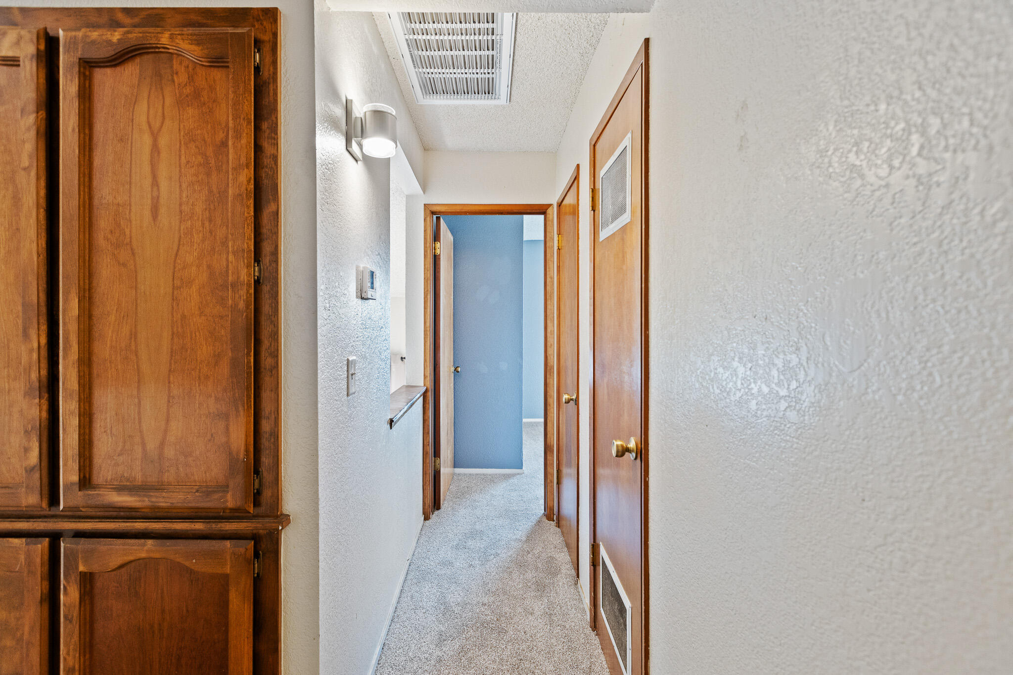 1103 S Pinkham St, Visalia, CA 93292