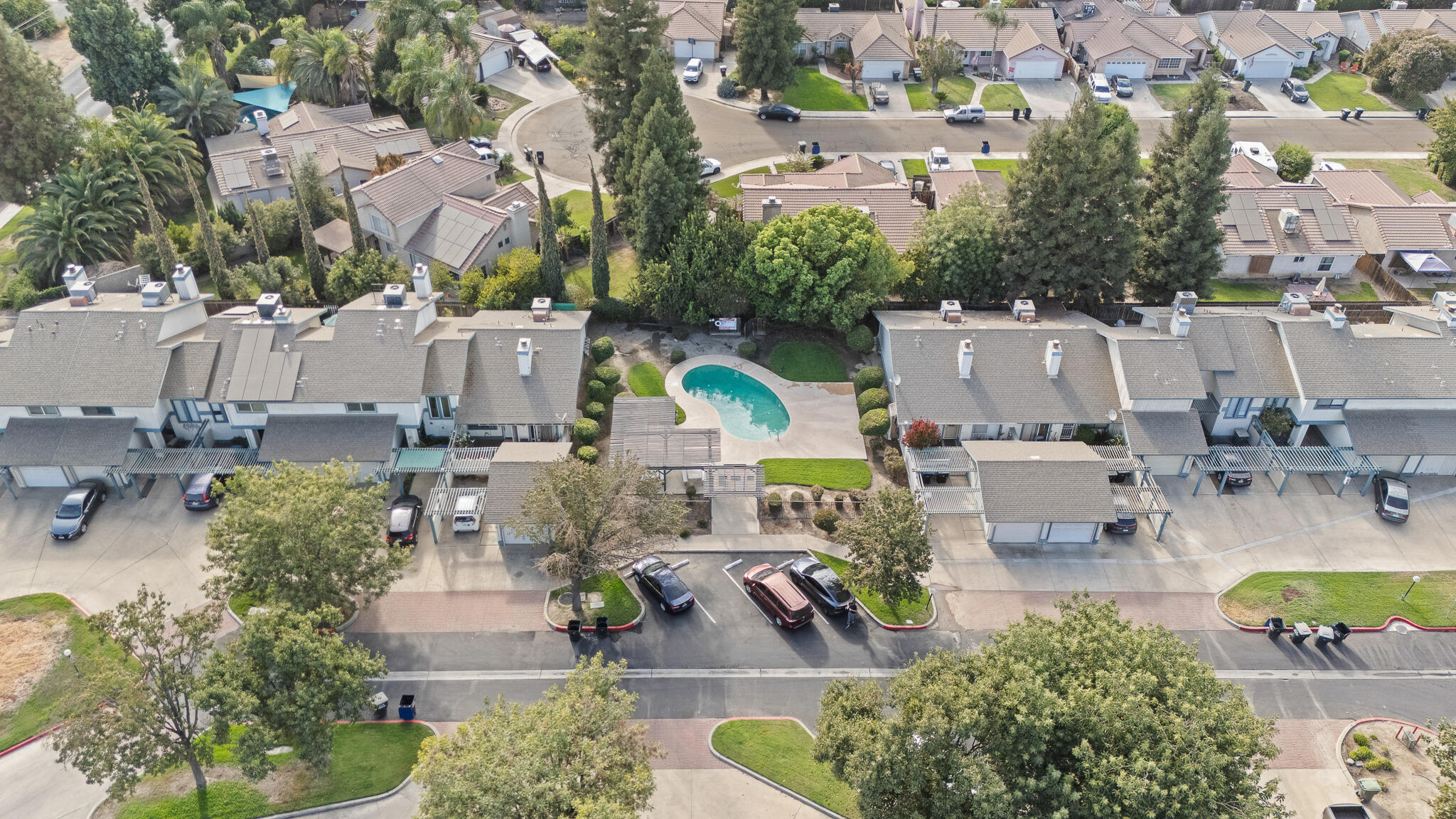 1103 S Pinkham St, Visalia, CA 93292