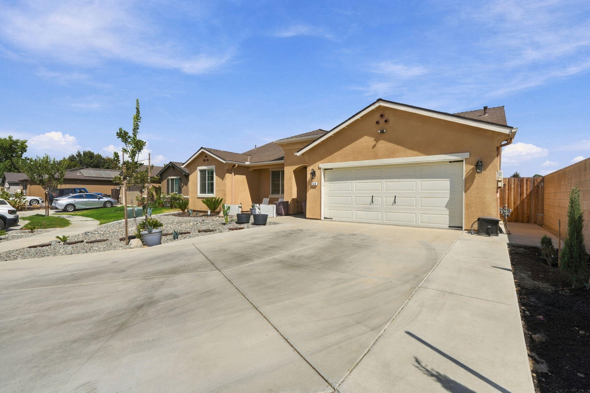 148 S Boise Ct, Visalia, CA 93291