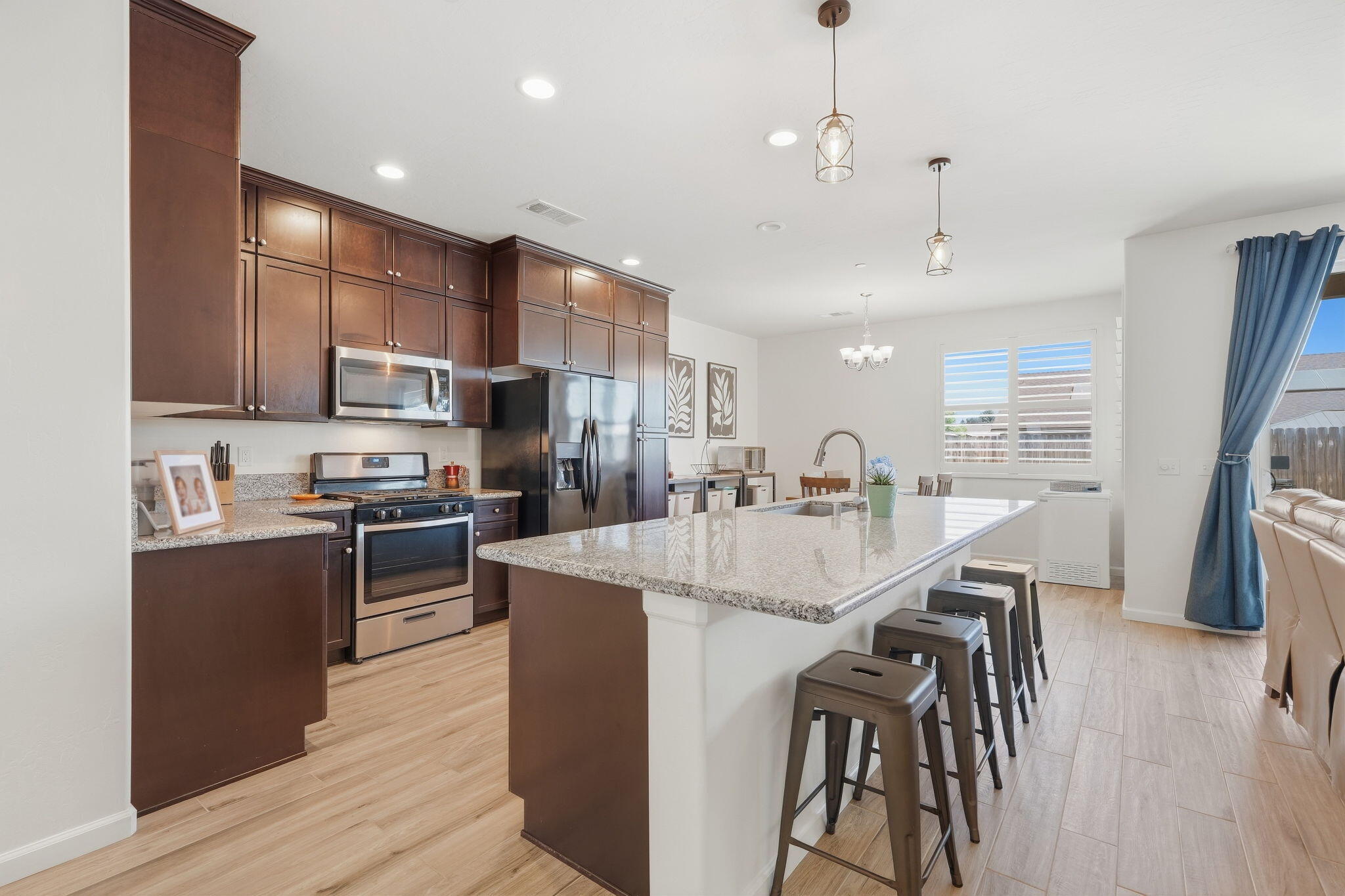 148 S Boise Ct, Visalia, CA 93291