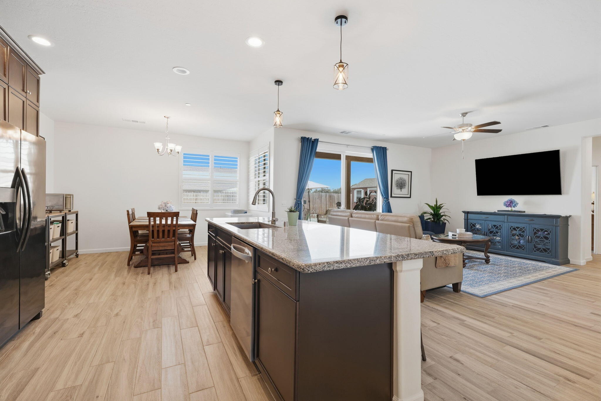 148 S Boise Ct, Visalia, CA 93291