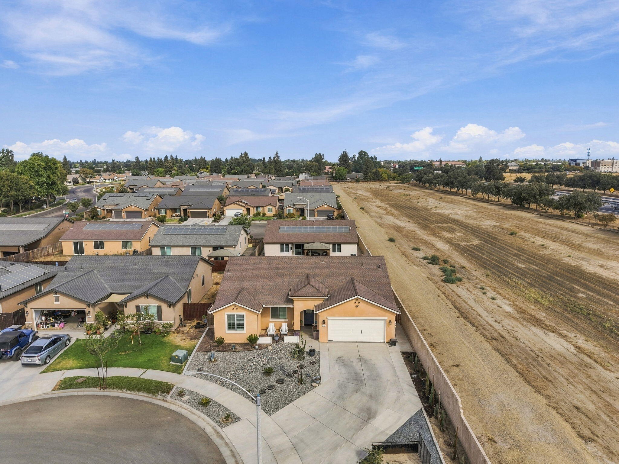 148 S Boise Ct, Visalia, CA 93291