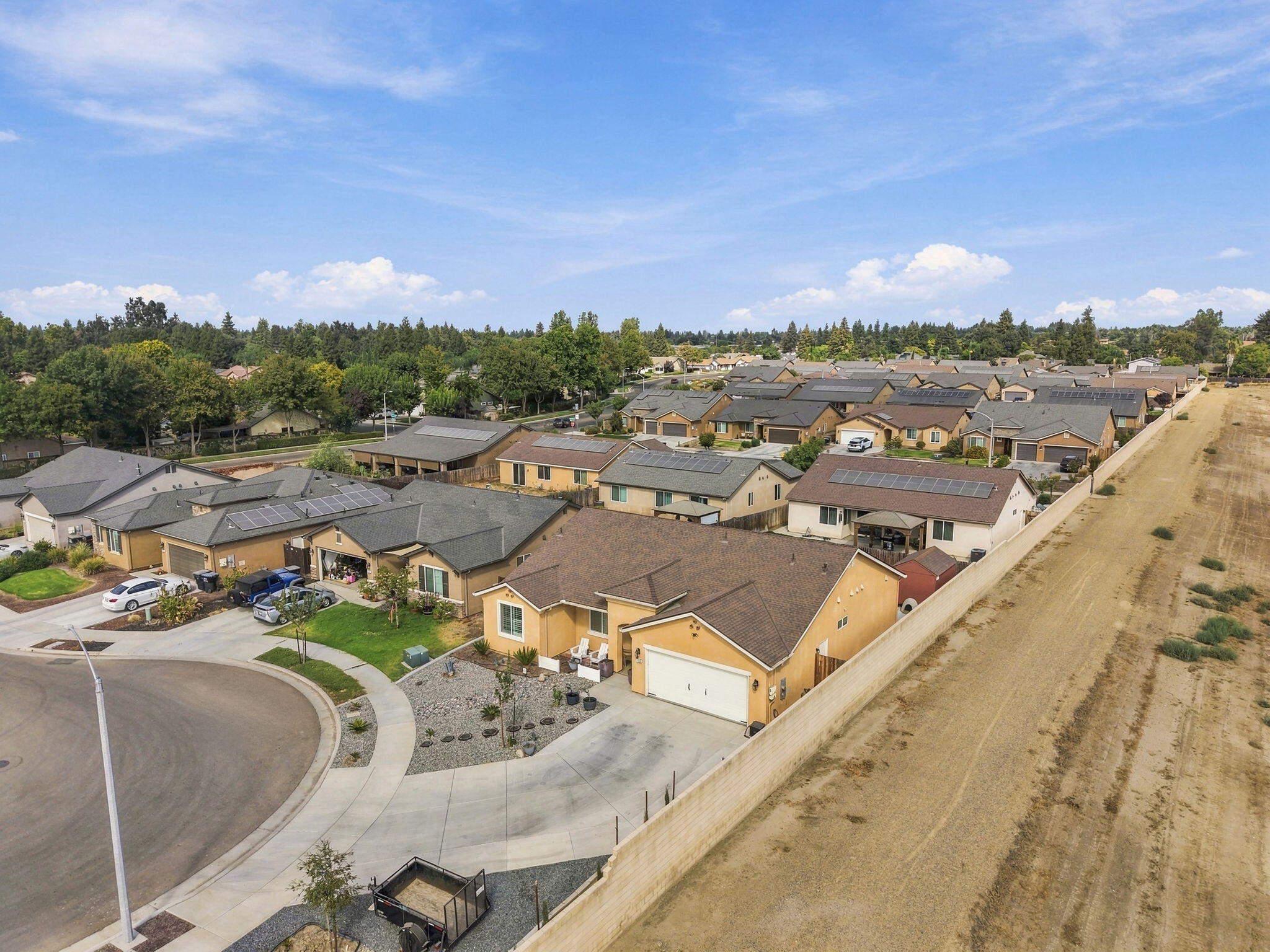 148 S Boise Ct, Visalia, CA 93291