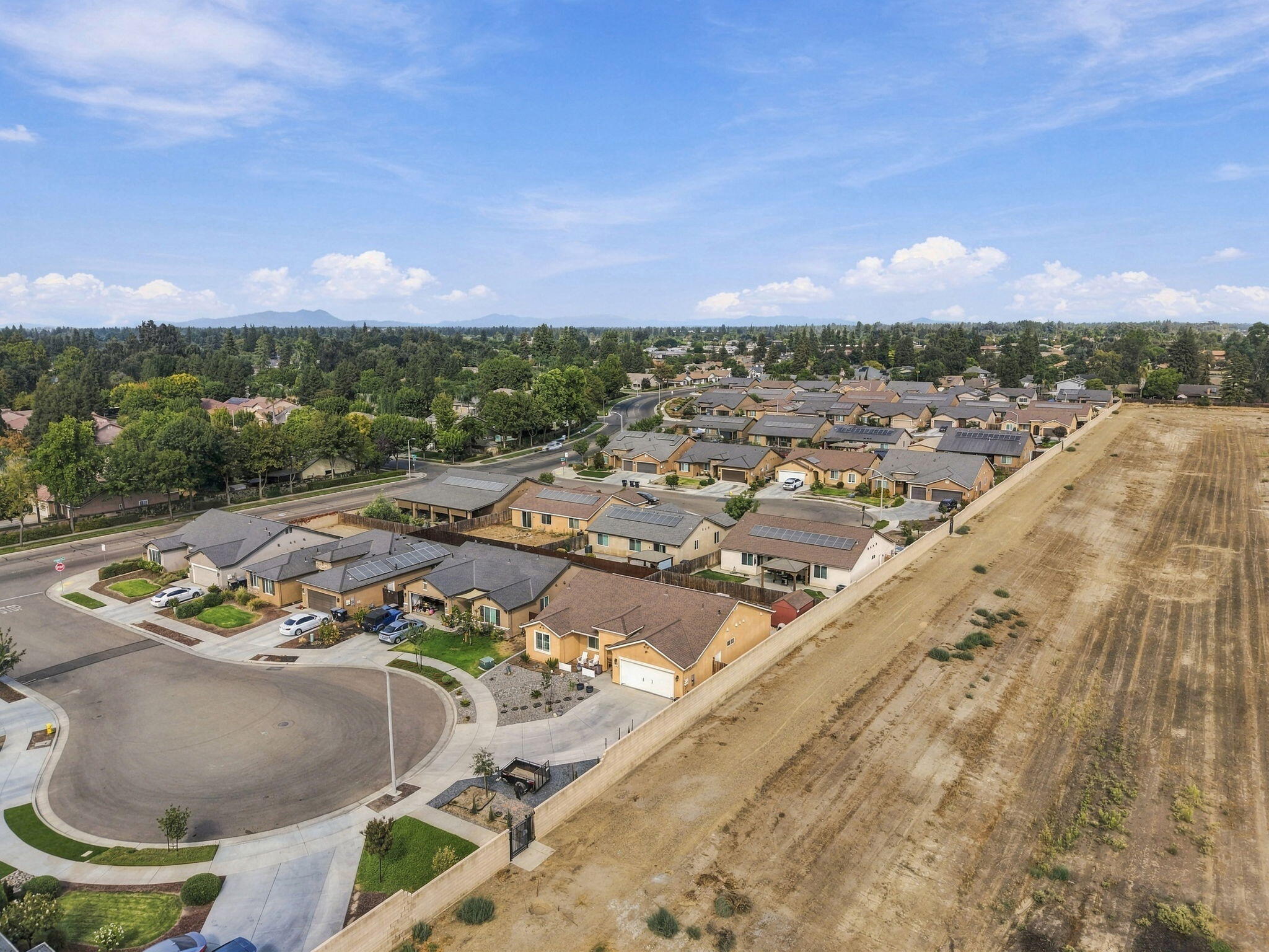 148 S Boise Ct, Visalia, CA 93291