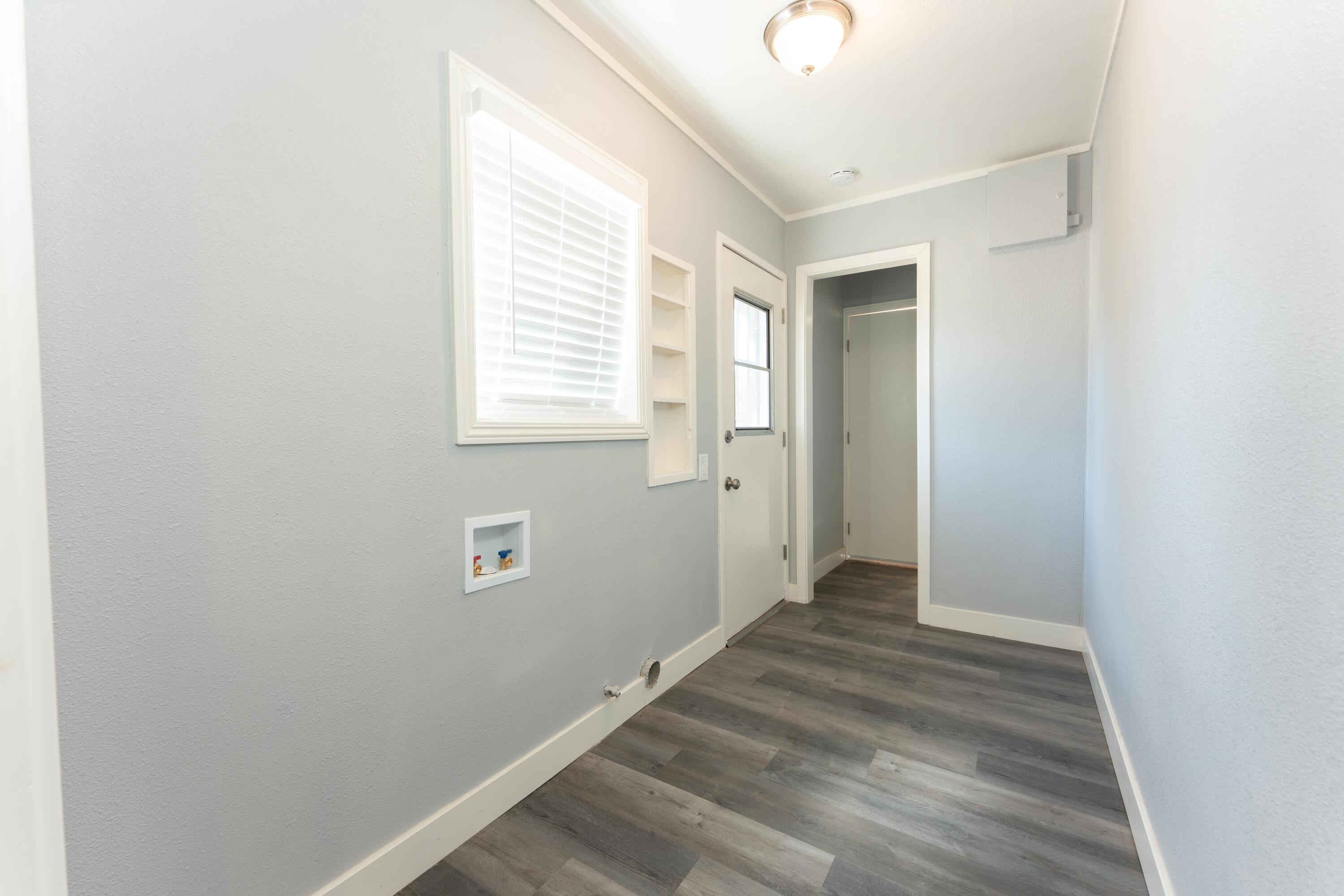 811 I St, Orange Cove, CA 93646
