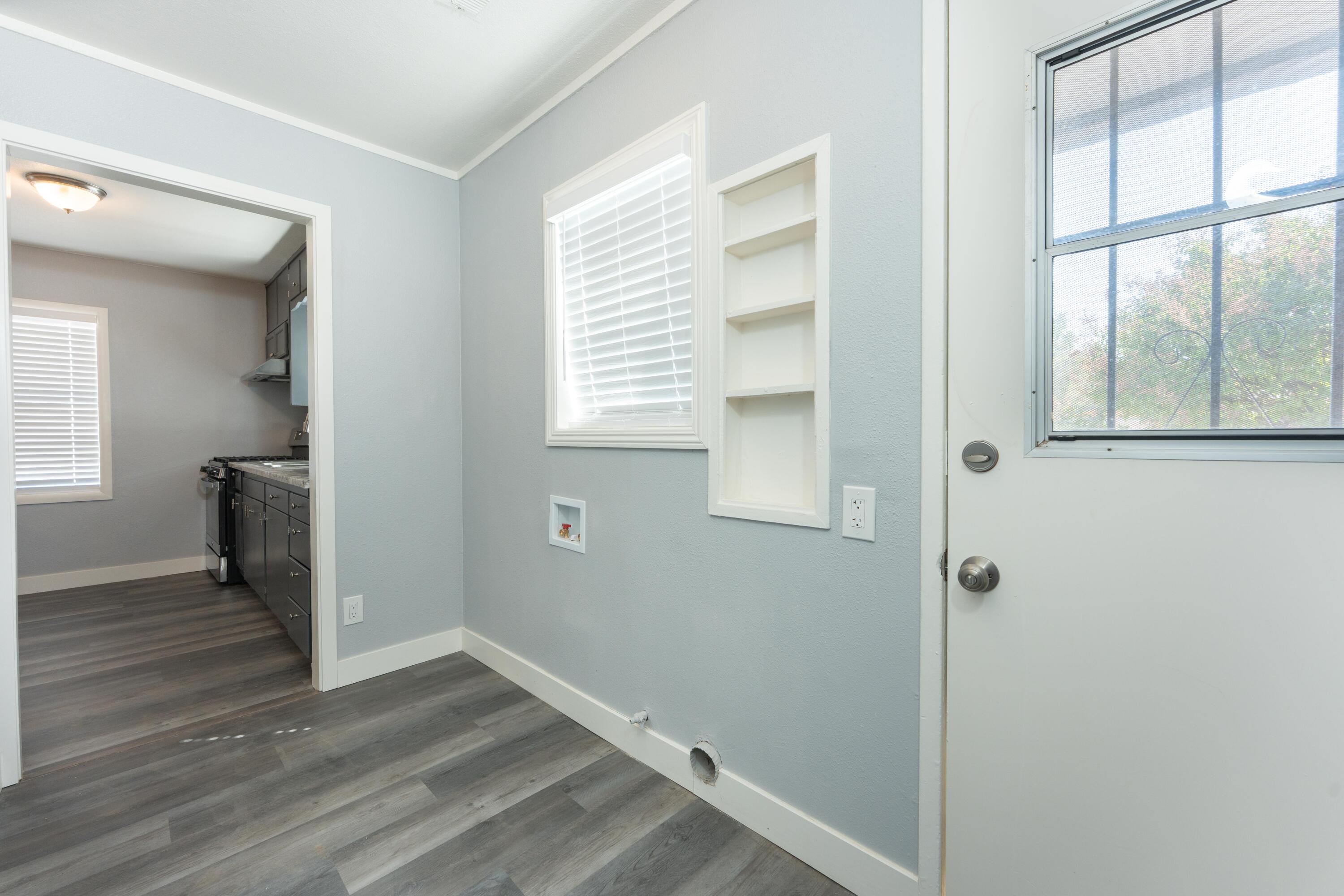 811 I St, Orange Cove, CA 93646