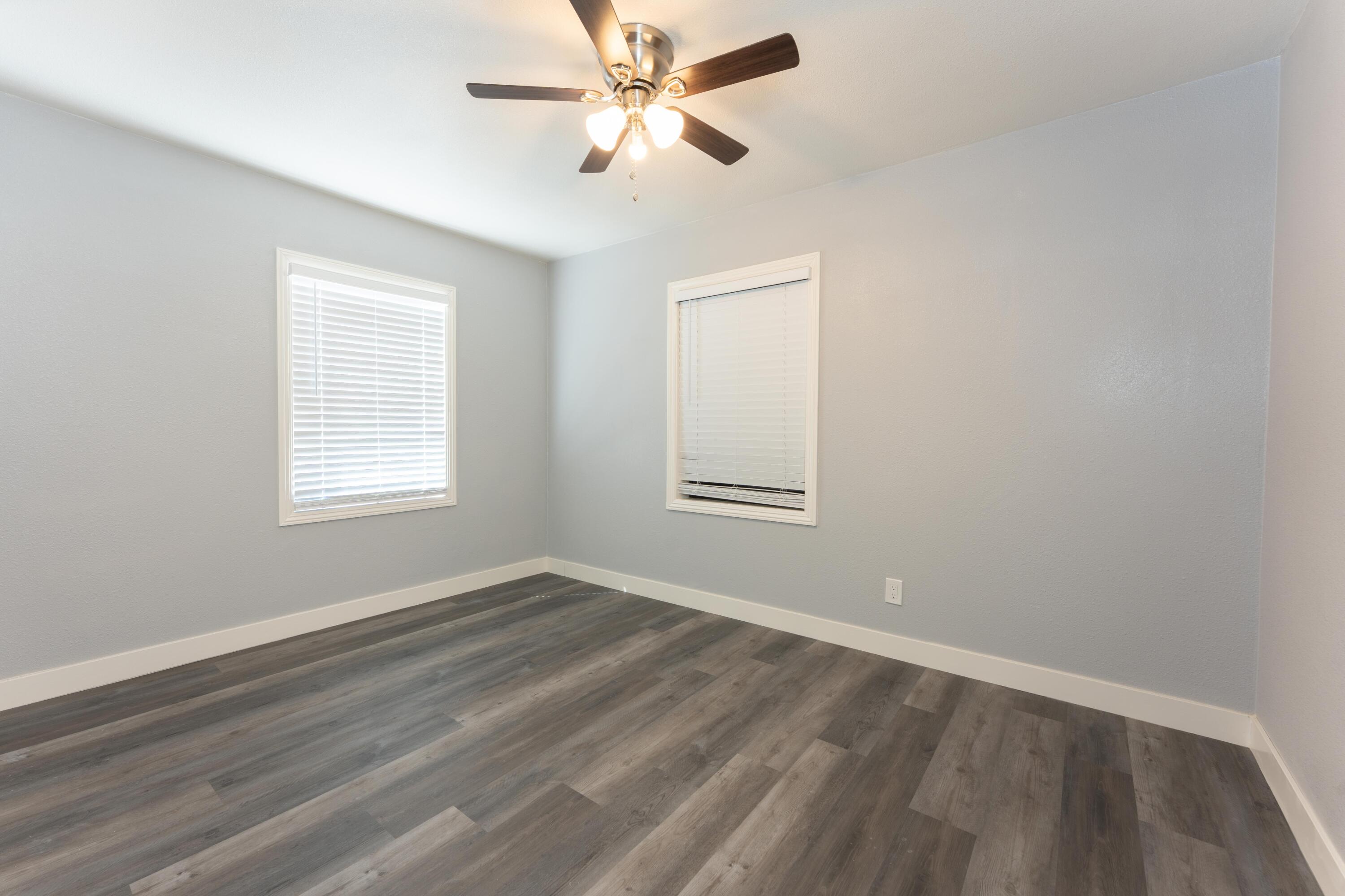 811 I St, Orange Cove, CA 93646