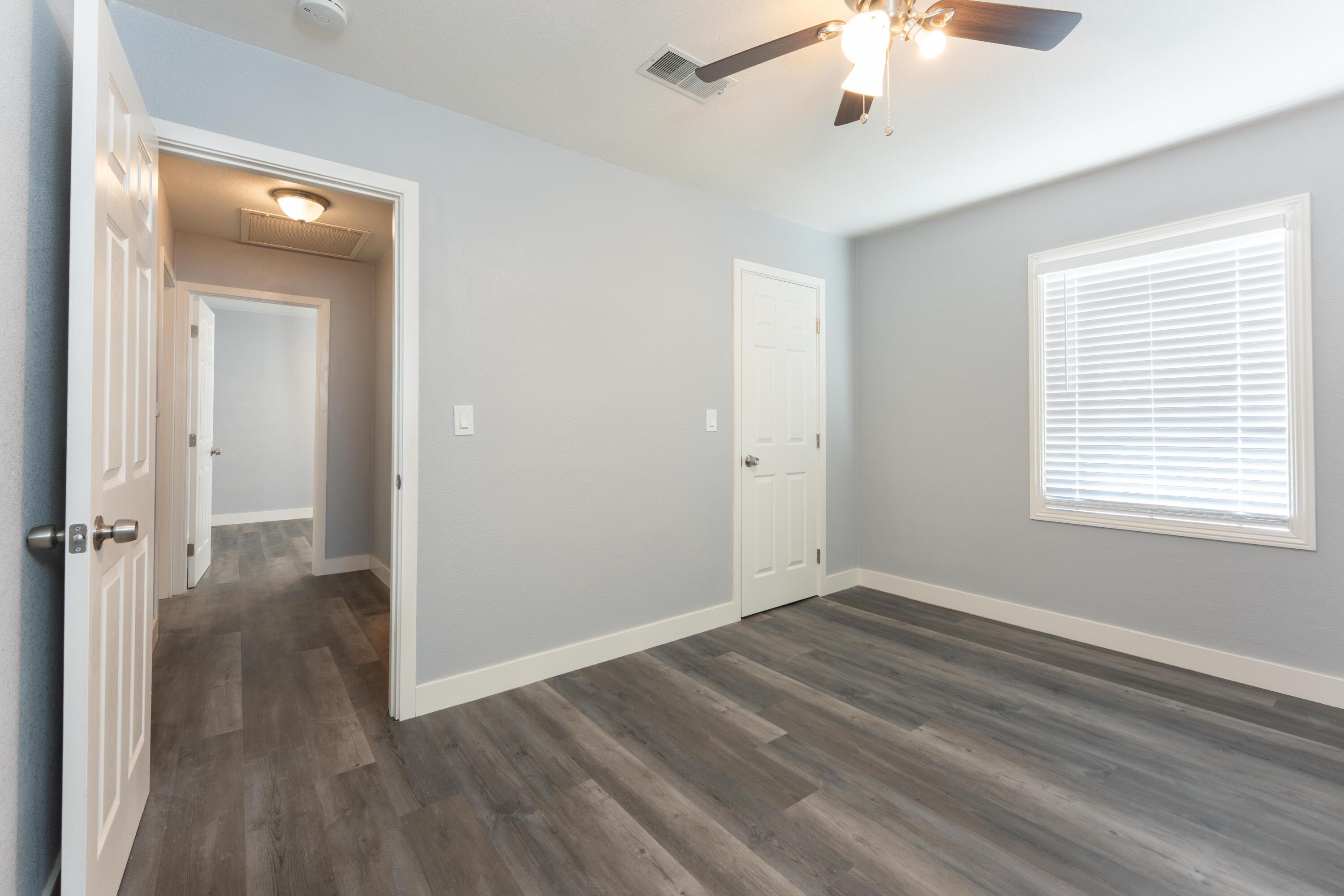 811 I St, Orange Cove, CA 93646