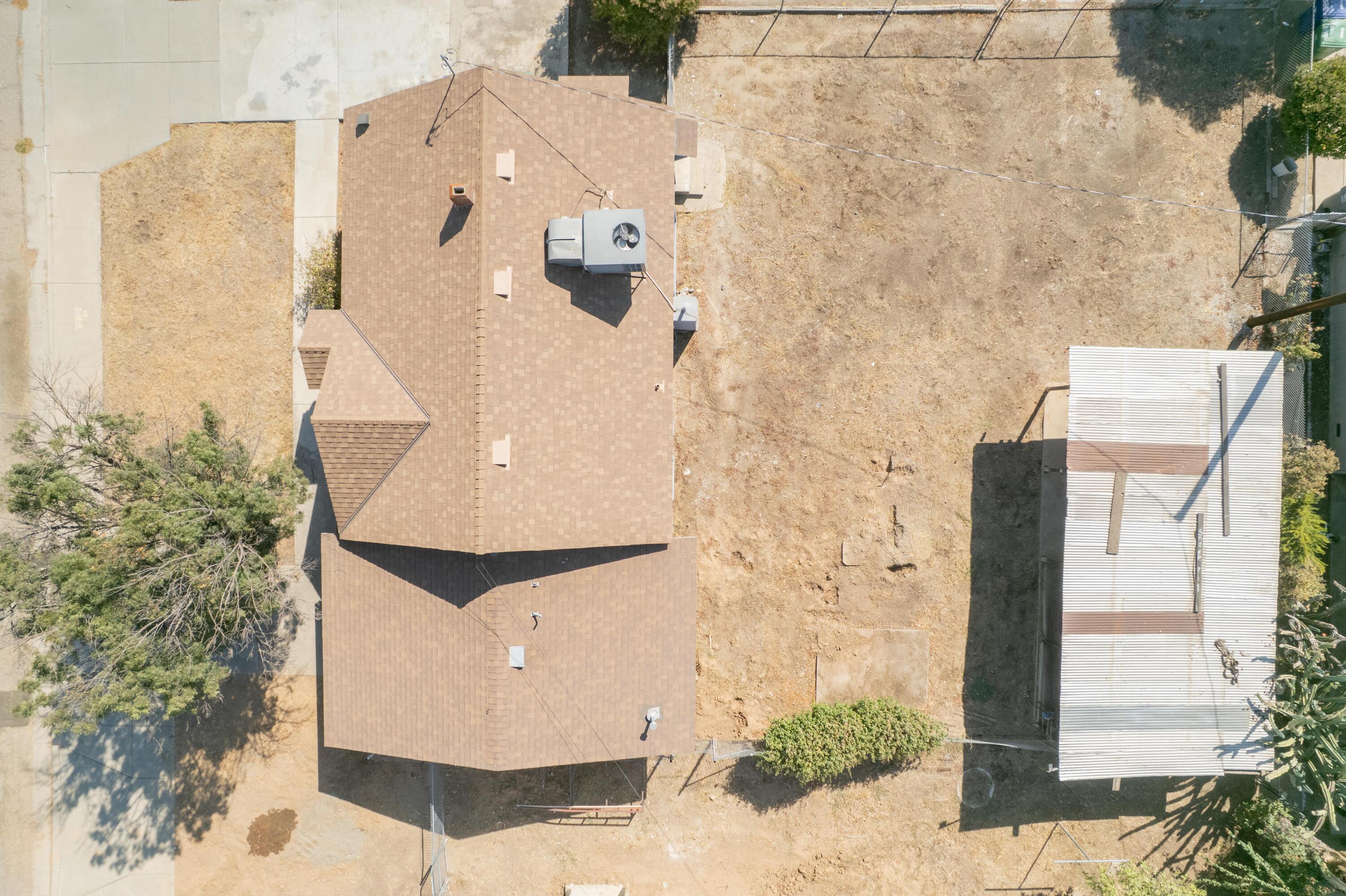 811 I St, Orange Cove, CA 93646