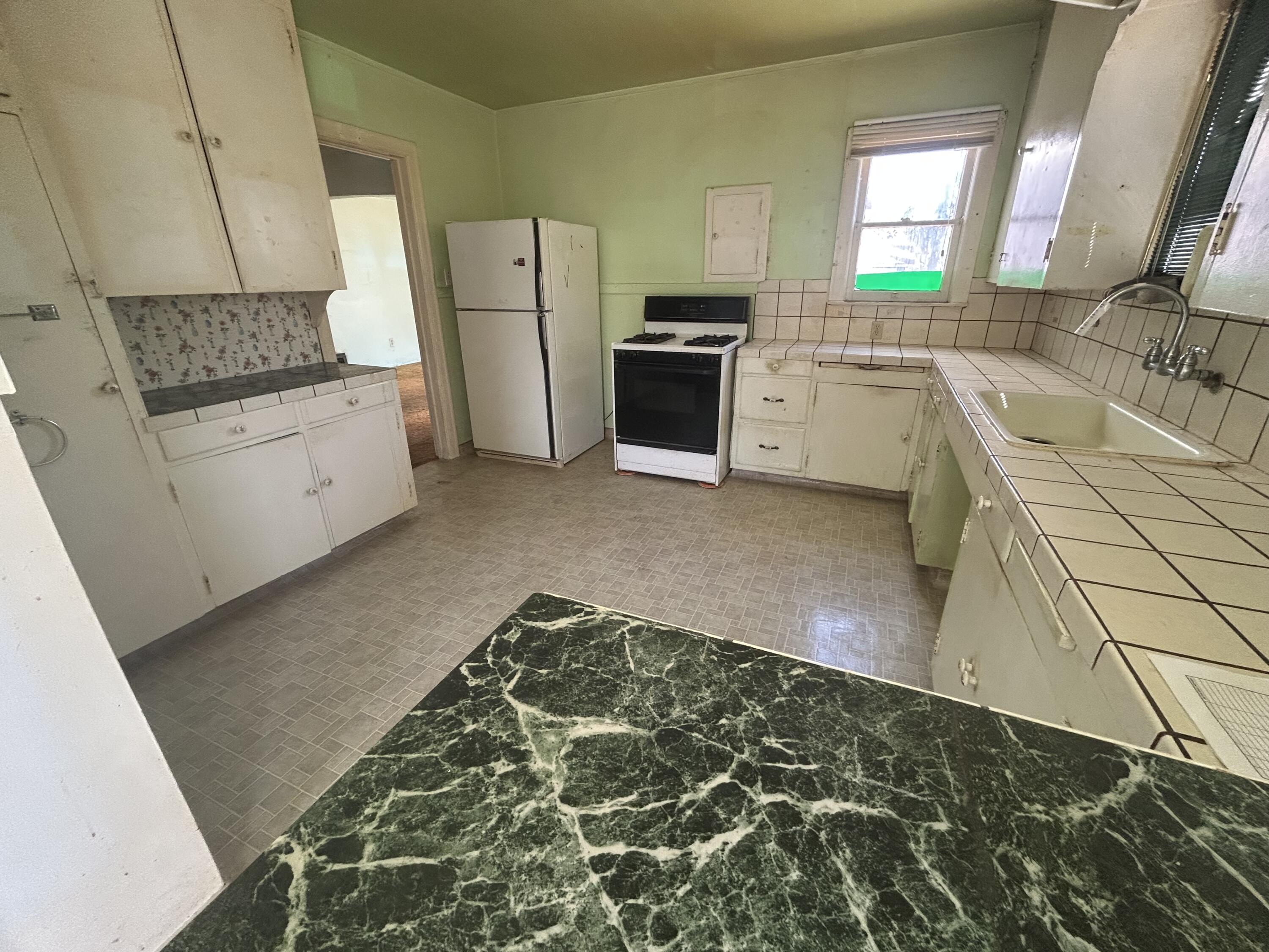1505 Hall Ave, Corcoran, CA 93212