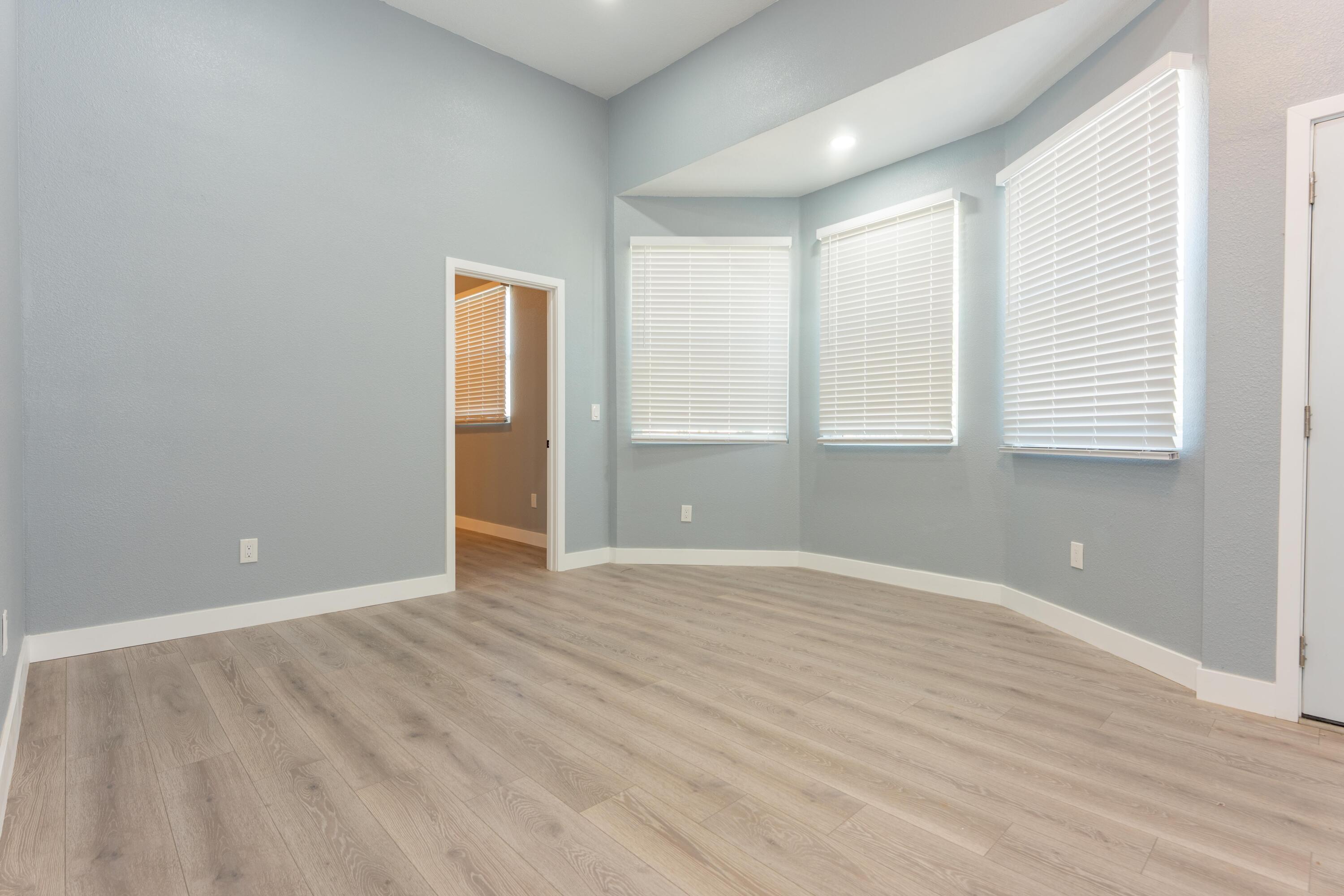 821 I St, Orange Cove, CA 93646
