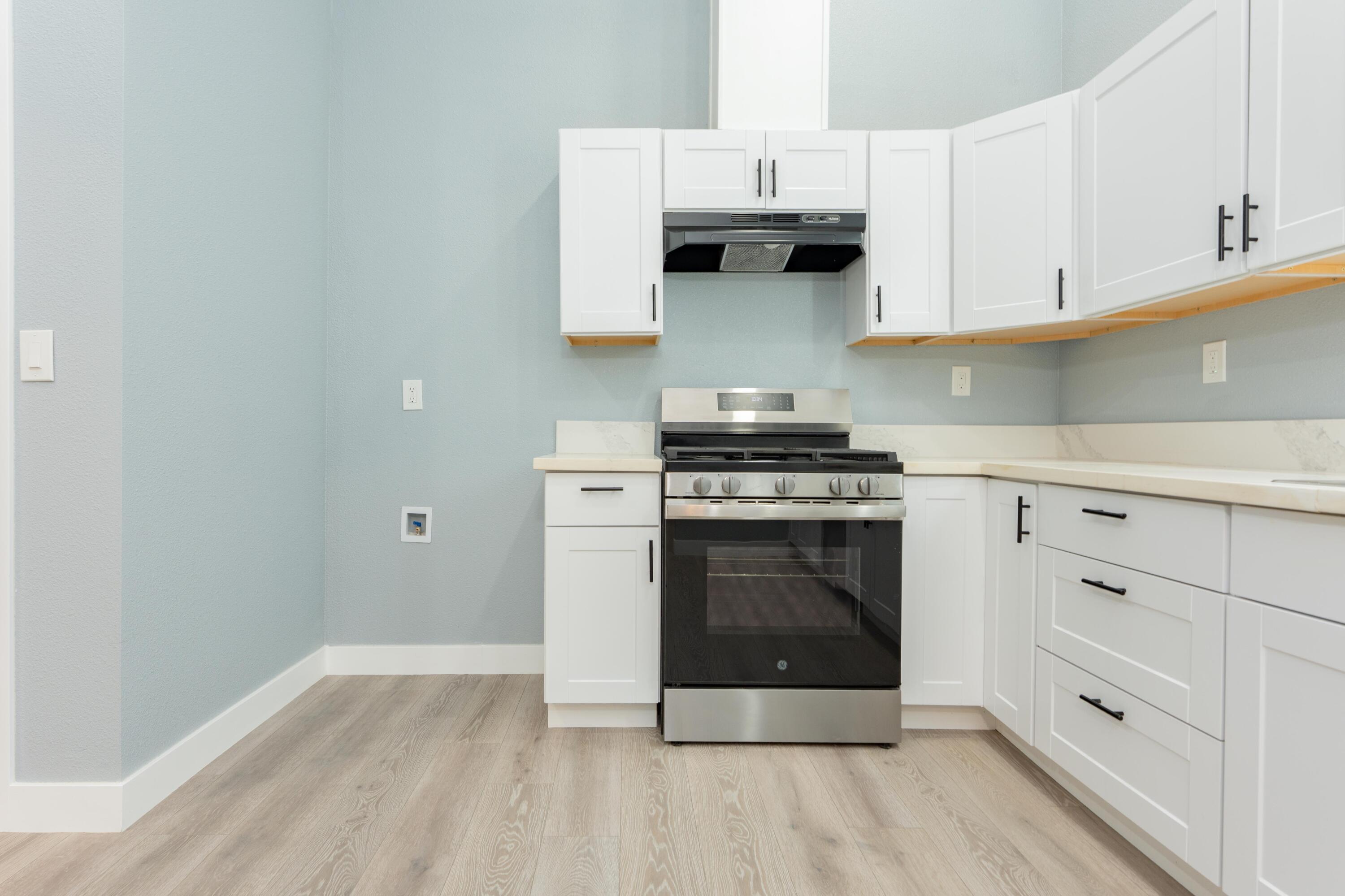 821 I St, Orange Cove, CA 93646