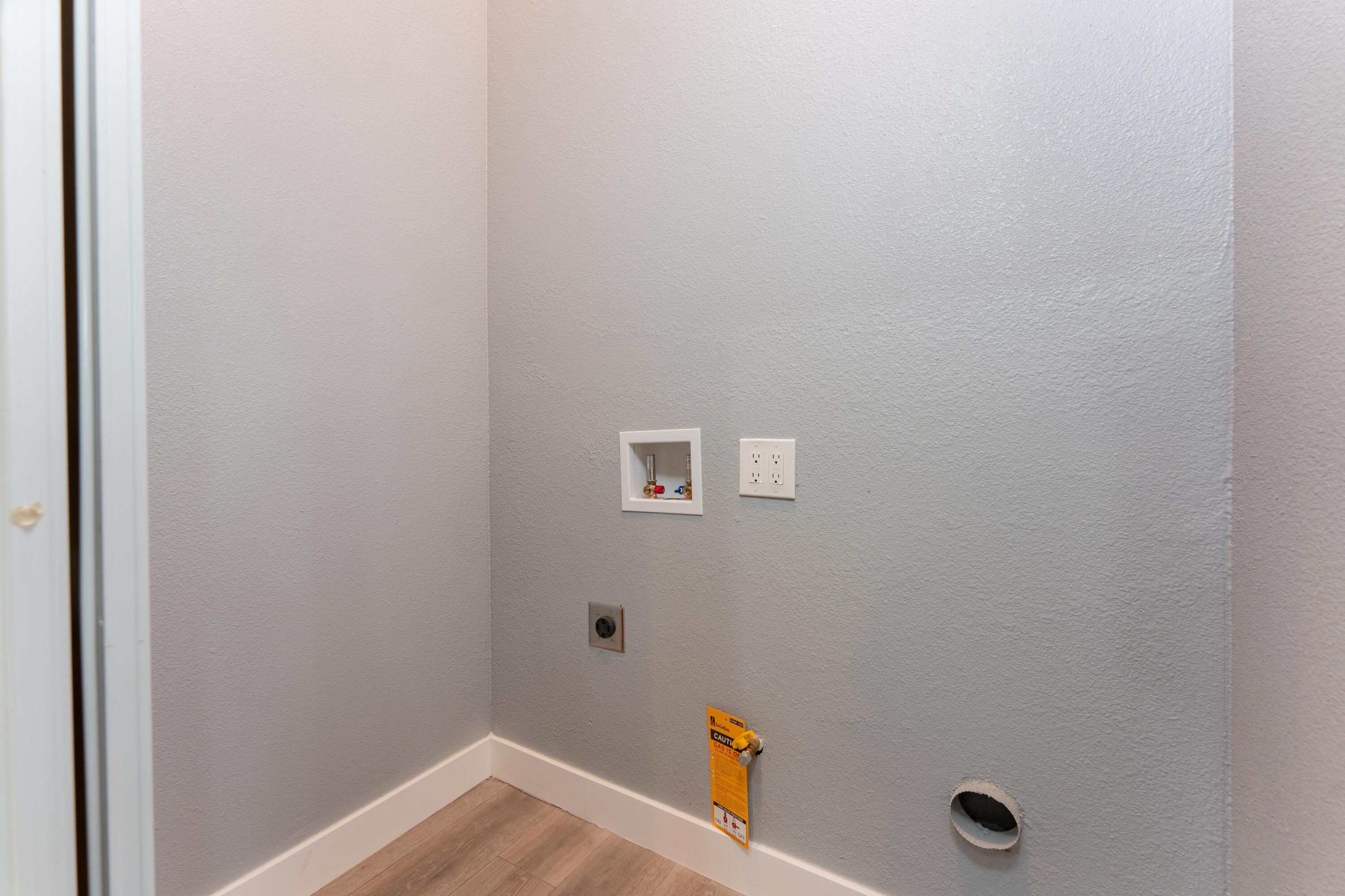 821 I St, Orange Cove, CA 93646