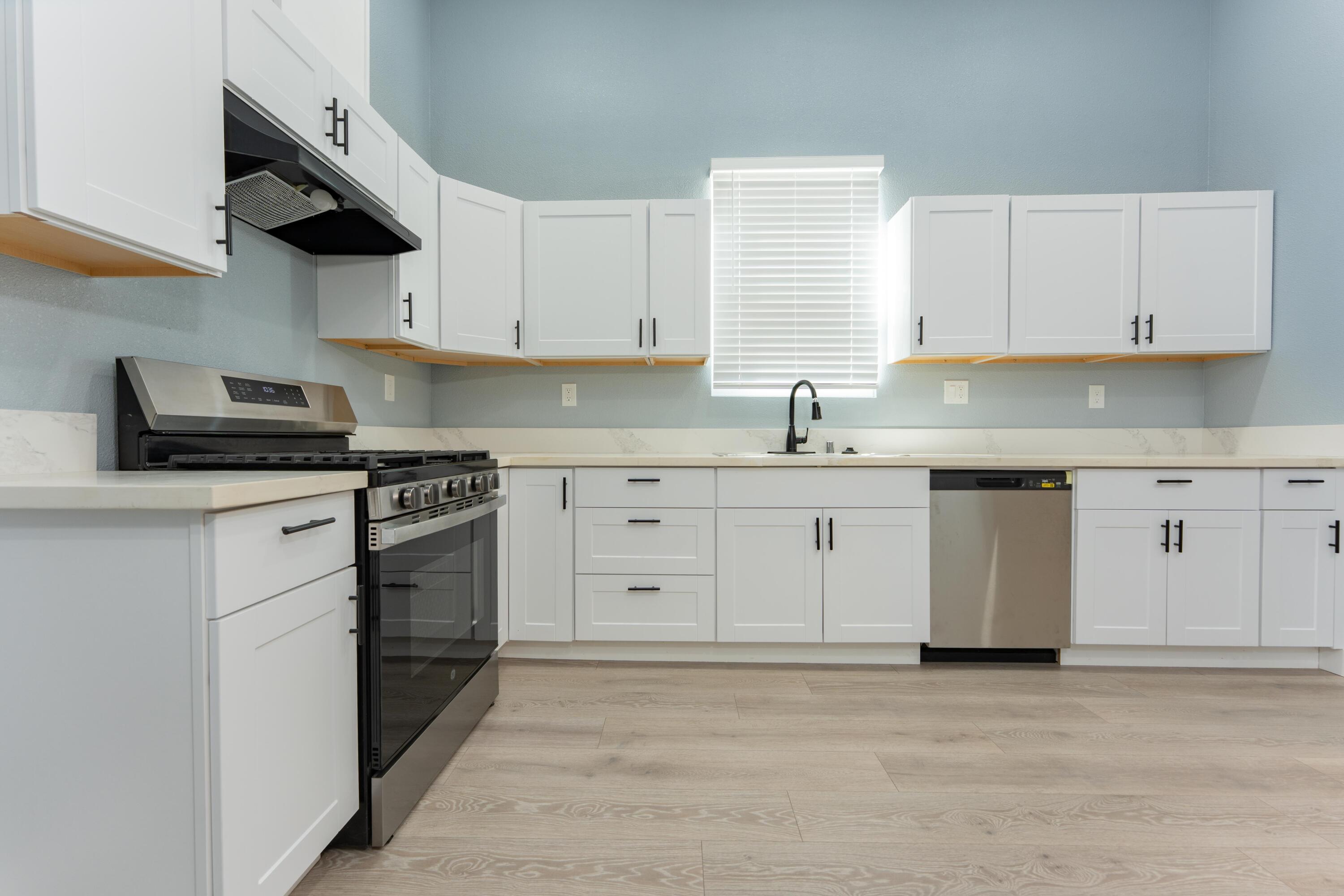 821 I St, Orange Cove, CA 93646