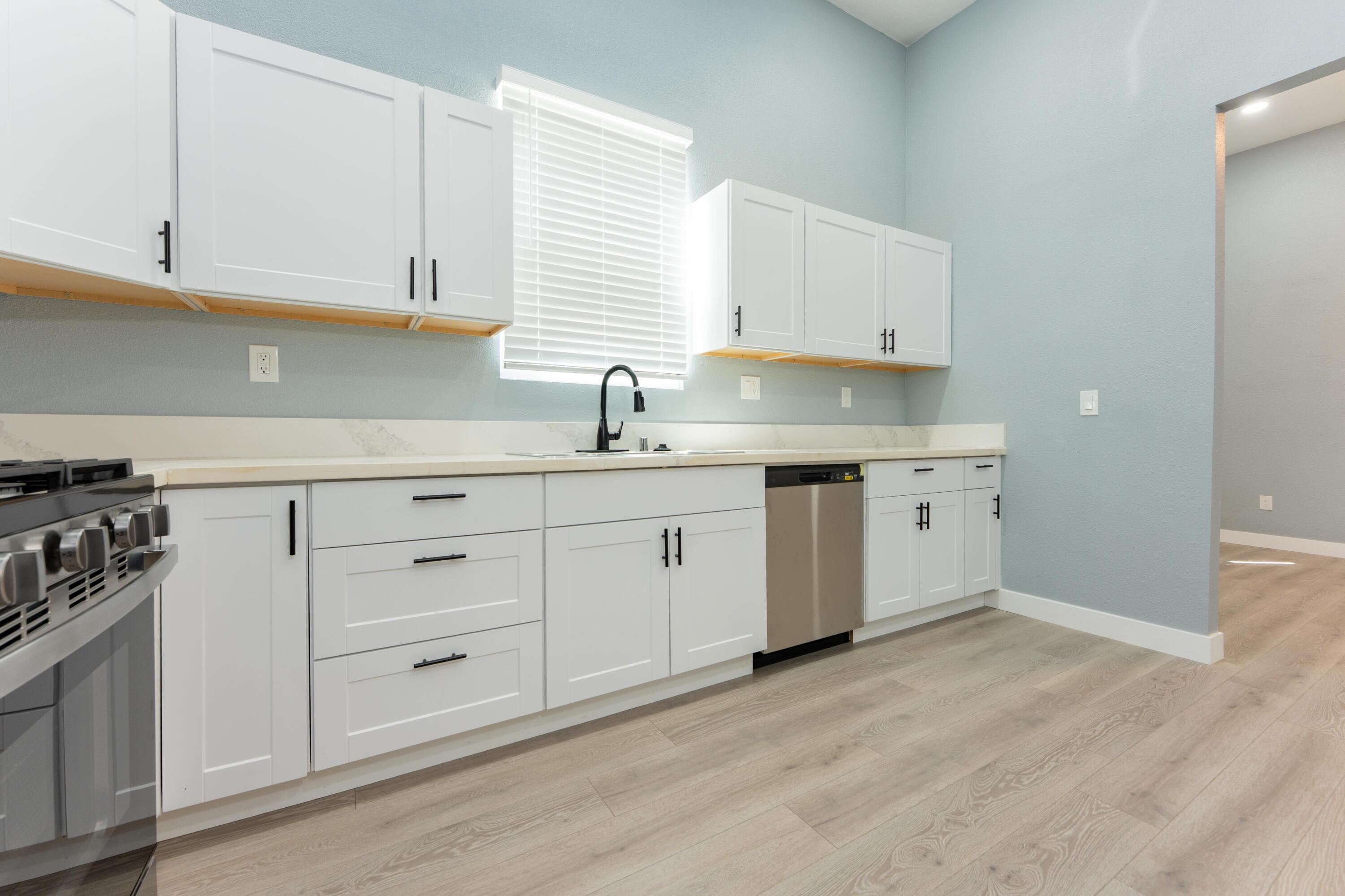 821 I St, Orange Cove, CA 93646