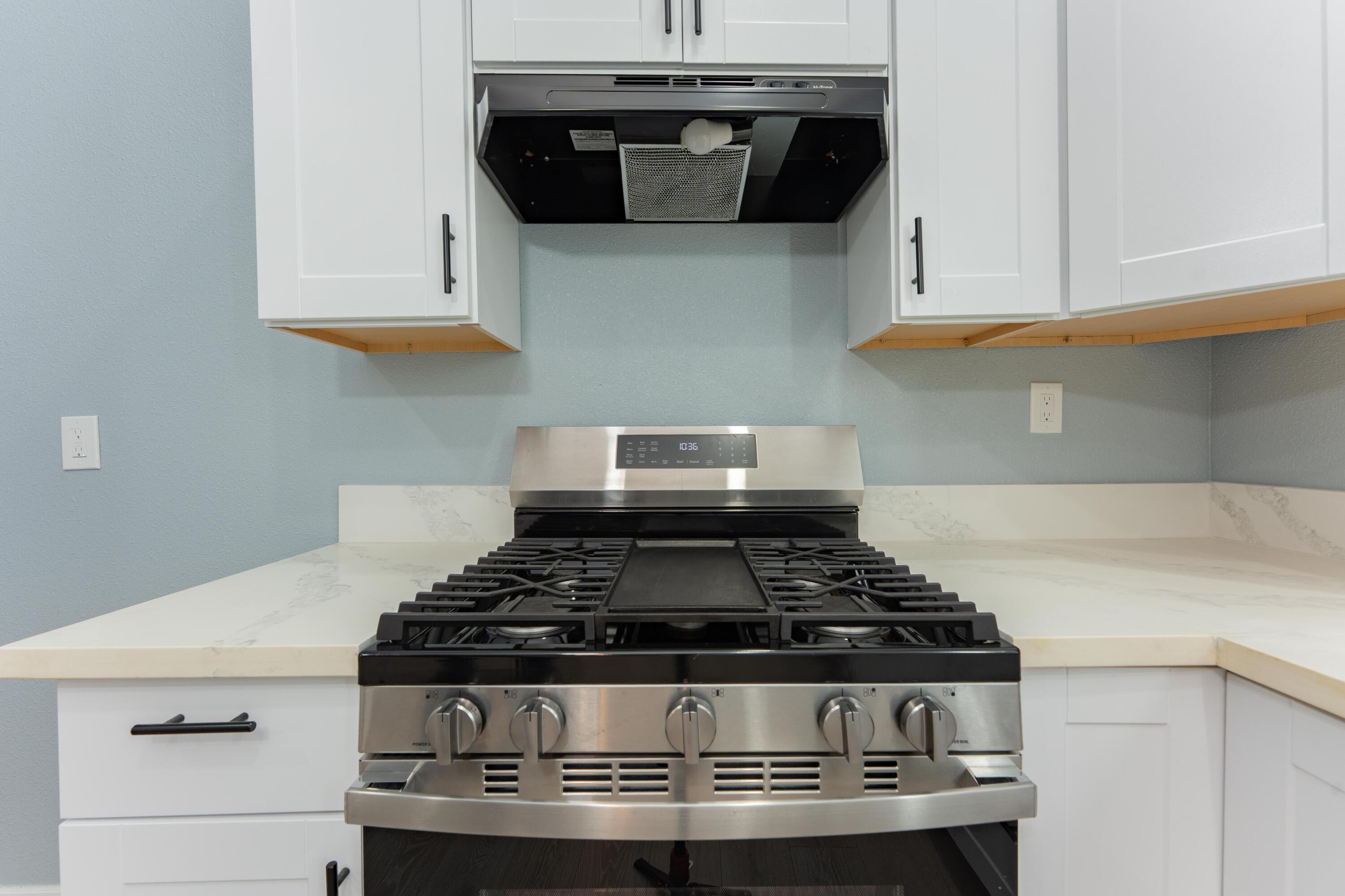 821 I St, Orange Cove, CA 93646