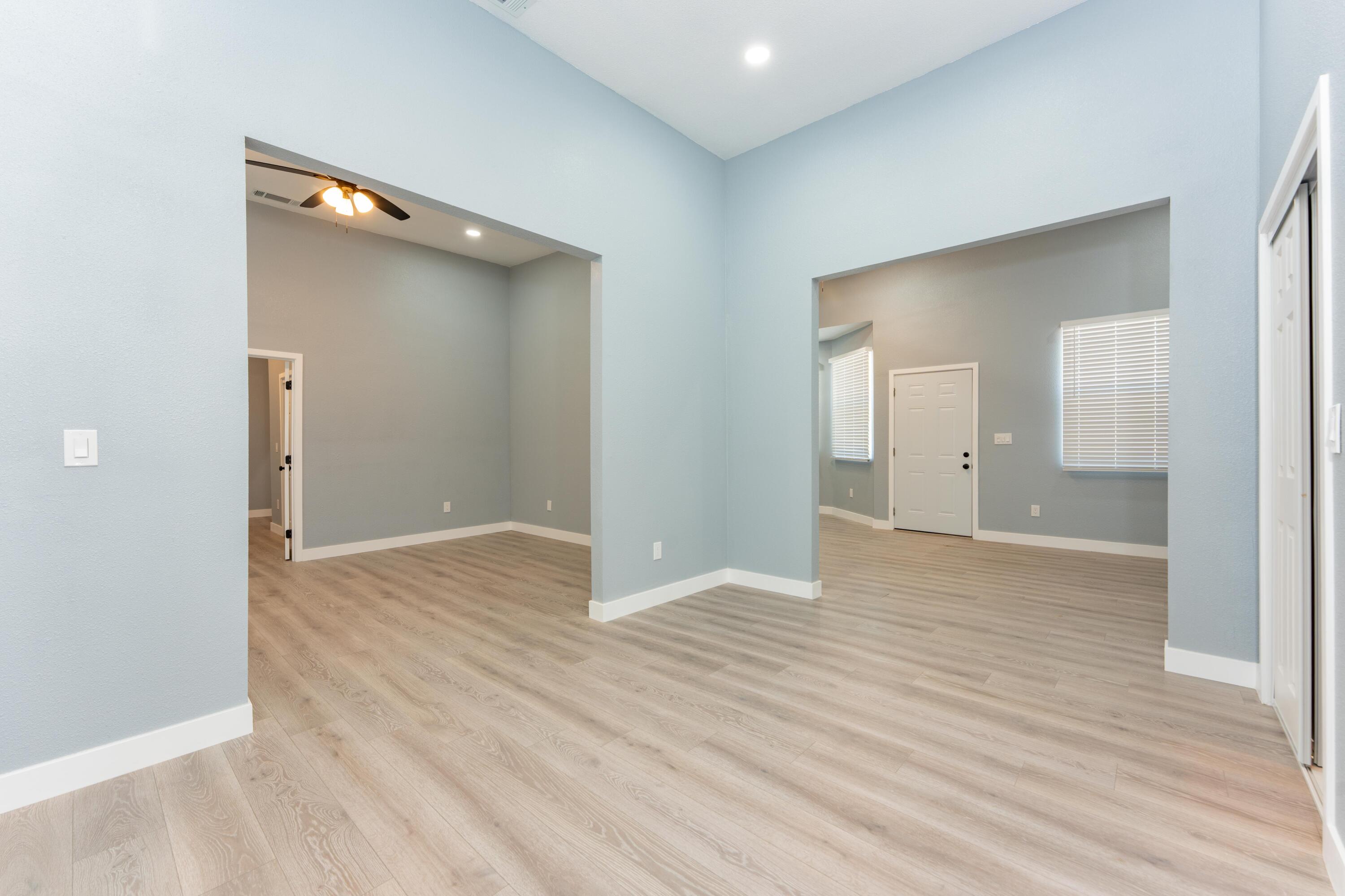 821 I St, Orange Cove, CA 93646