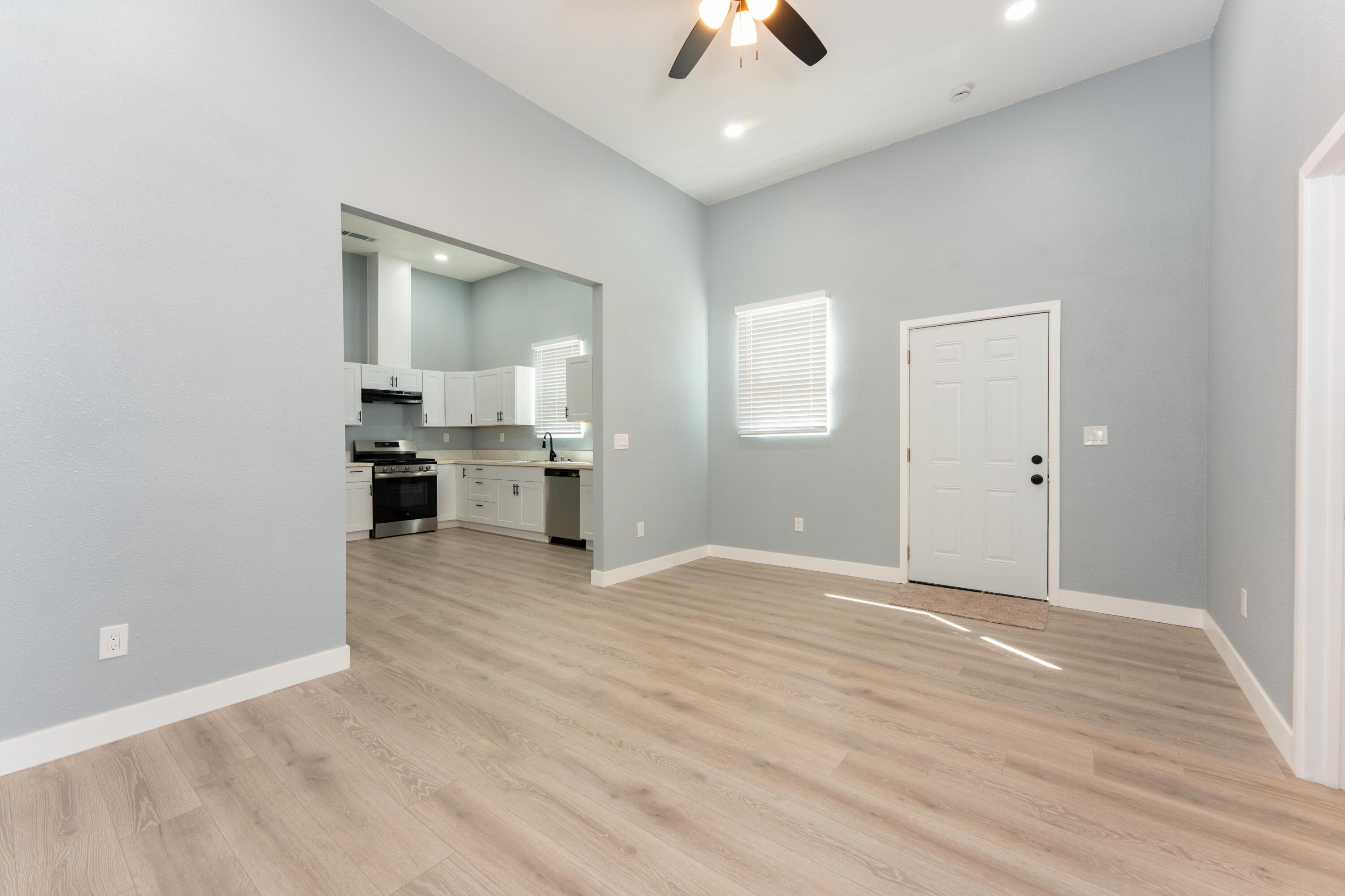 821 I St, Orange Cove, CA 93646