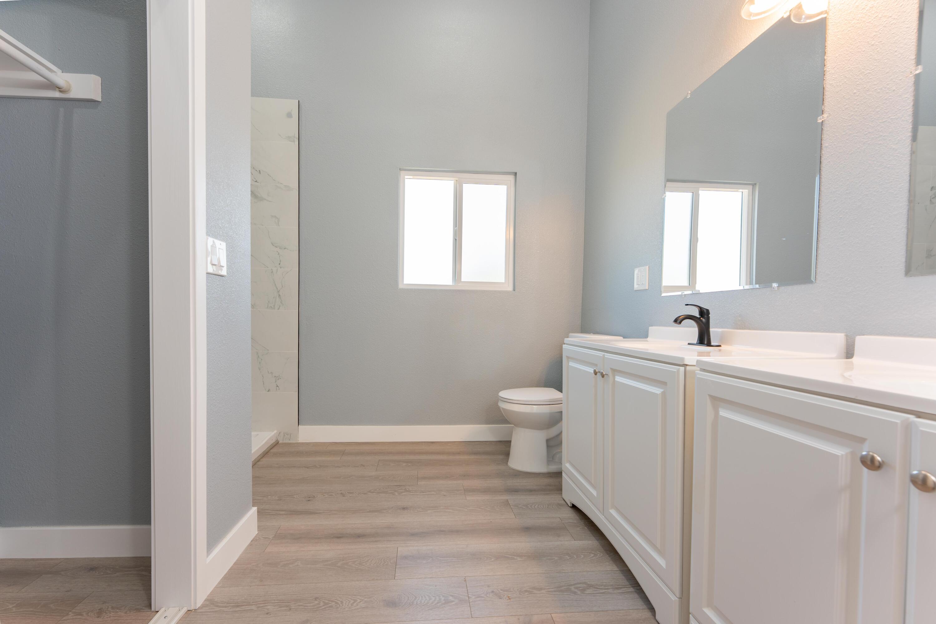 821 I St, Orange Cove, CA 93646