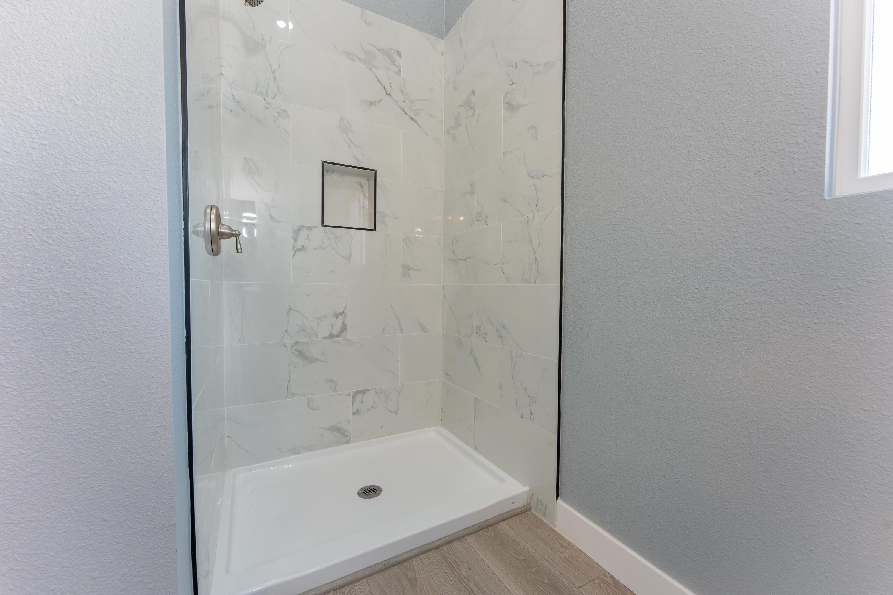 821 I St, Orange Cove, CA 93646
