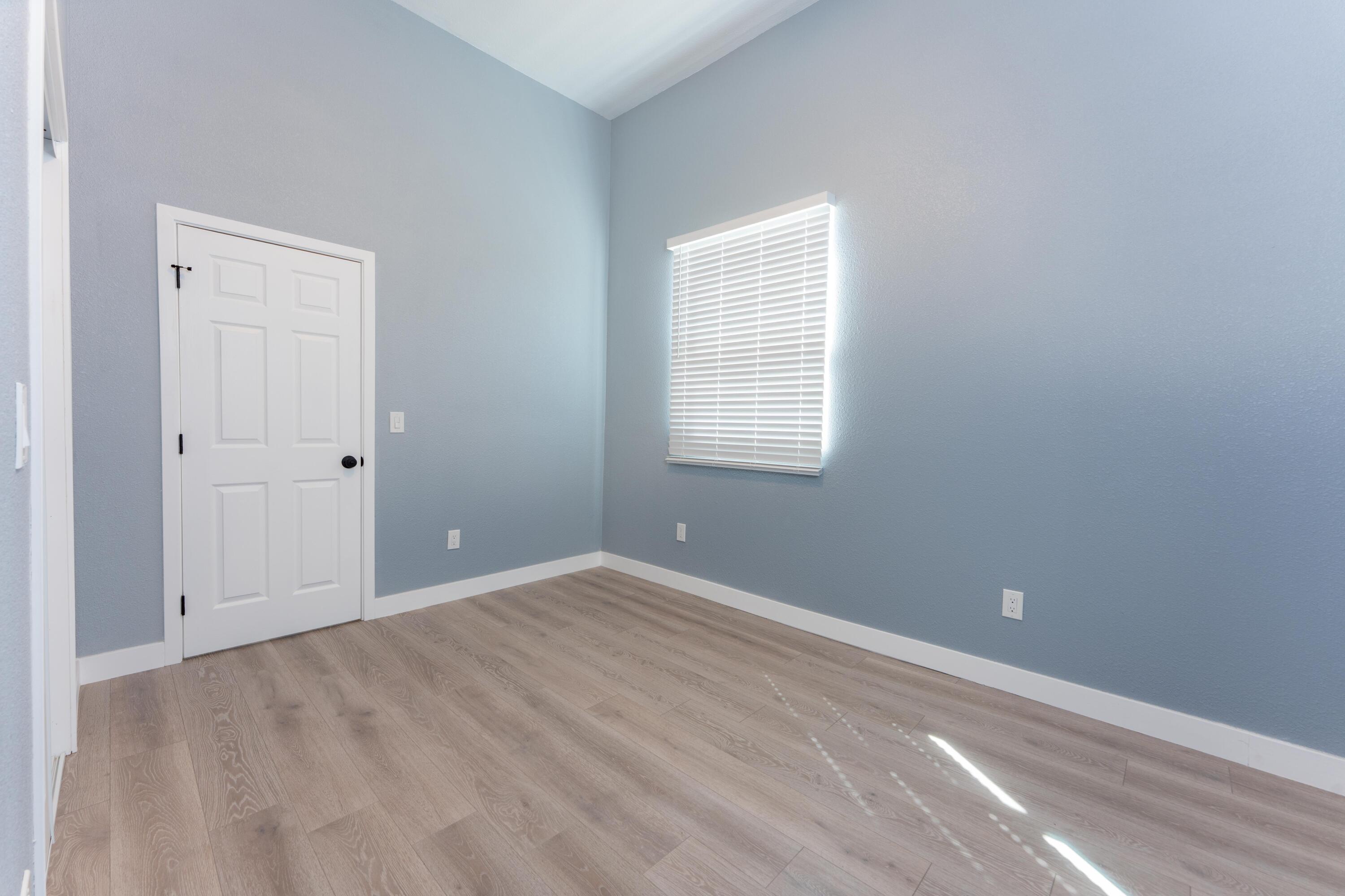 821 I St, Orange Cove, CA 93646