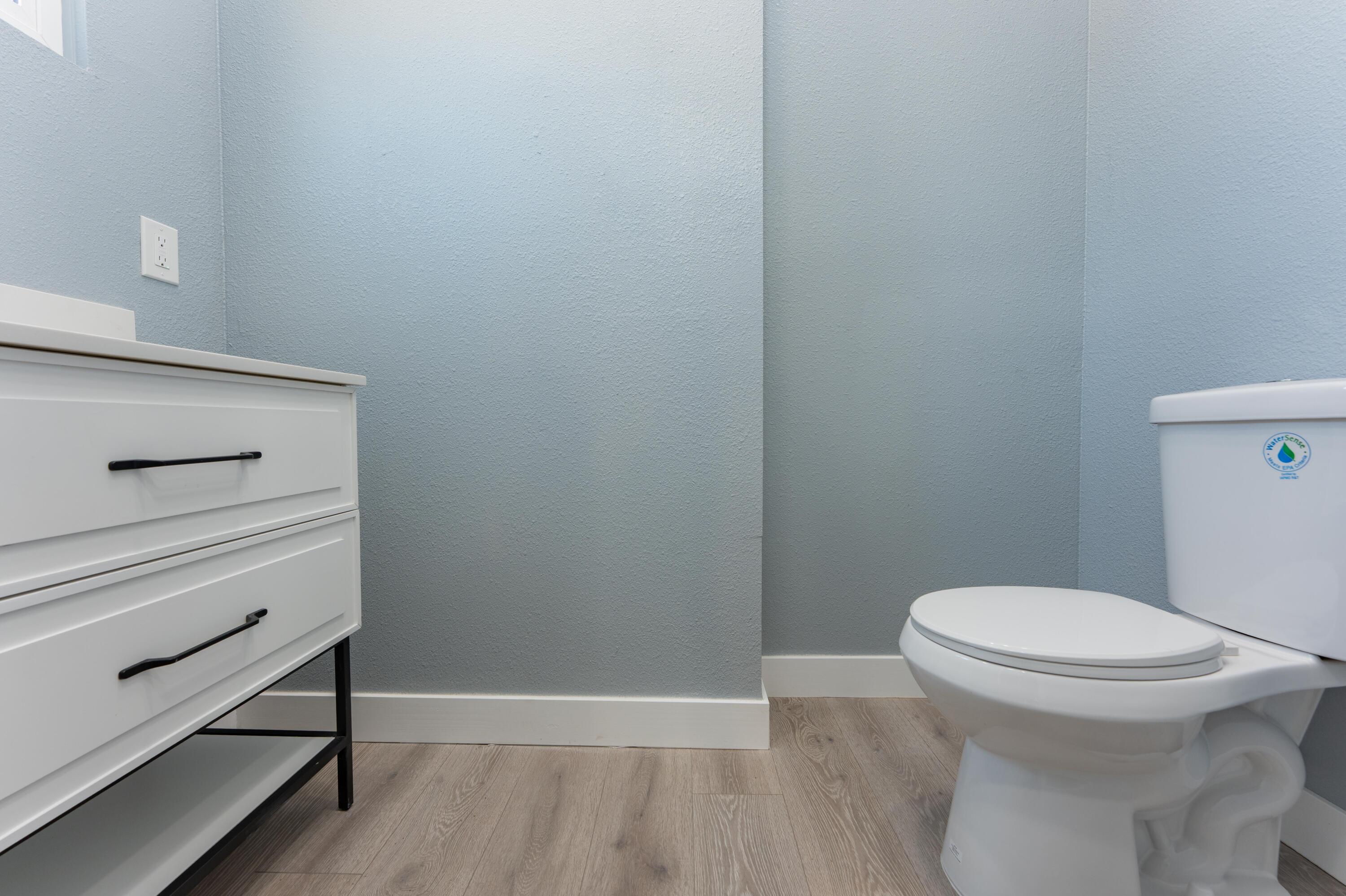 821 I St, Orange Cove, CA 93646
