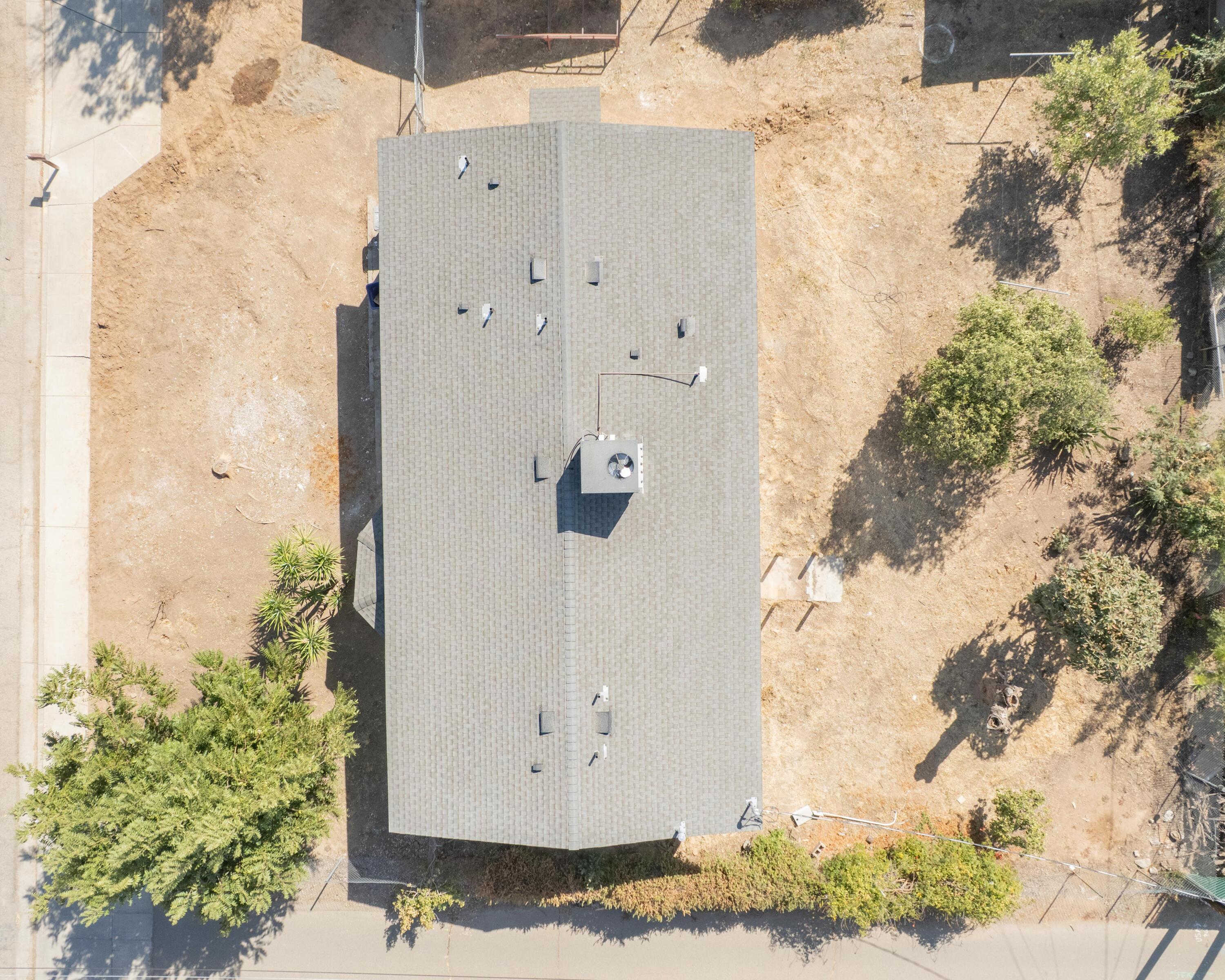 821 I St, Orange Cove, CA 93646