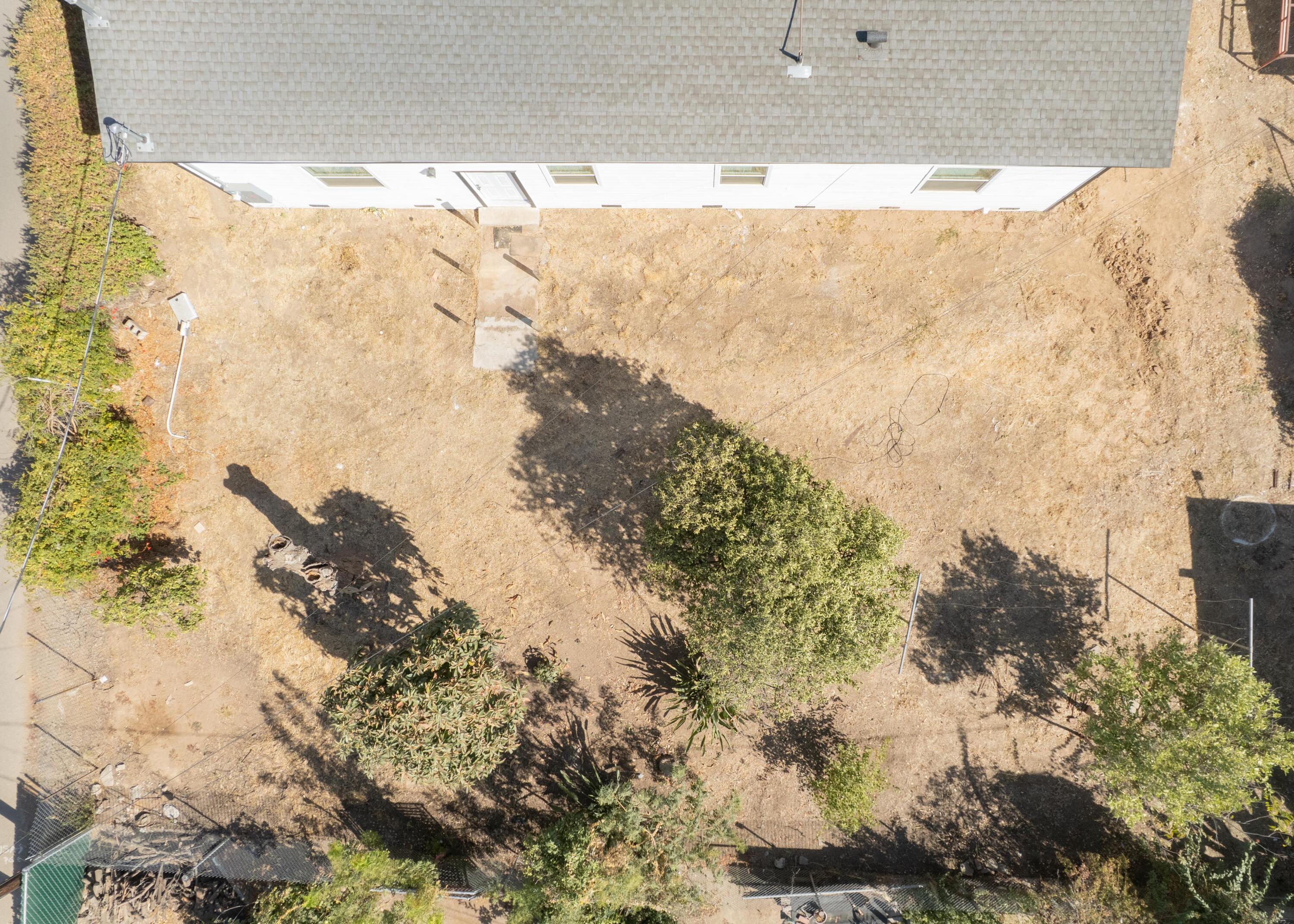 821 I St, Orange Cove, CA 93646