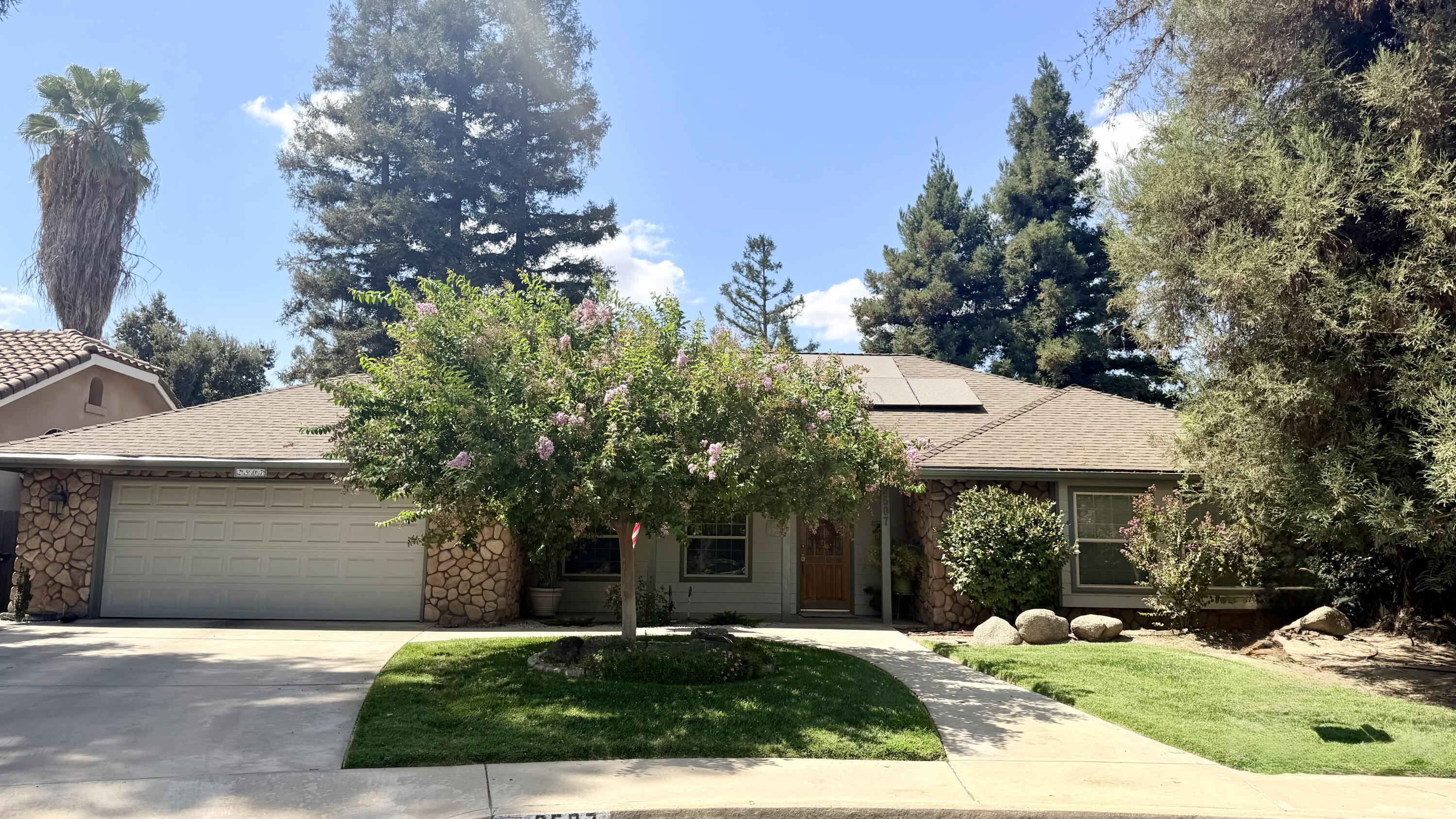 2507 S Tracy St, Visalia, CA 93292