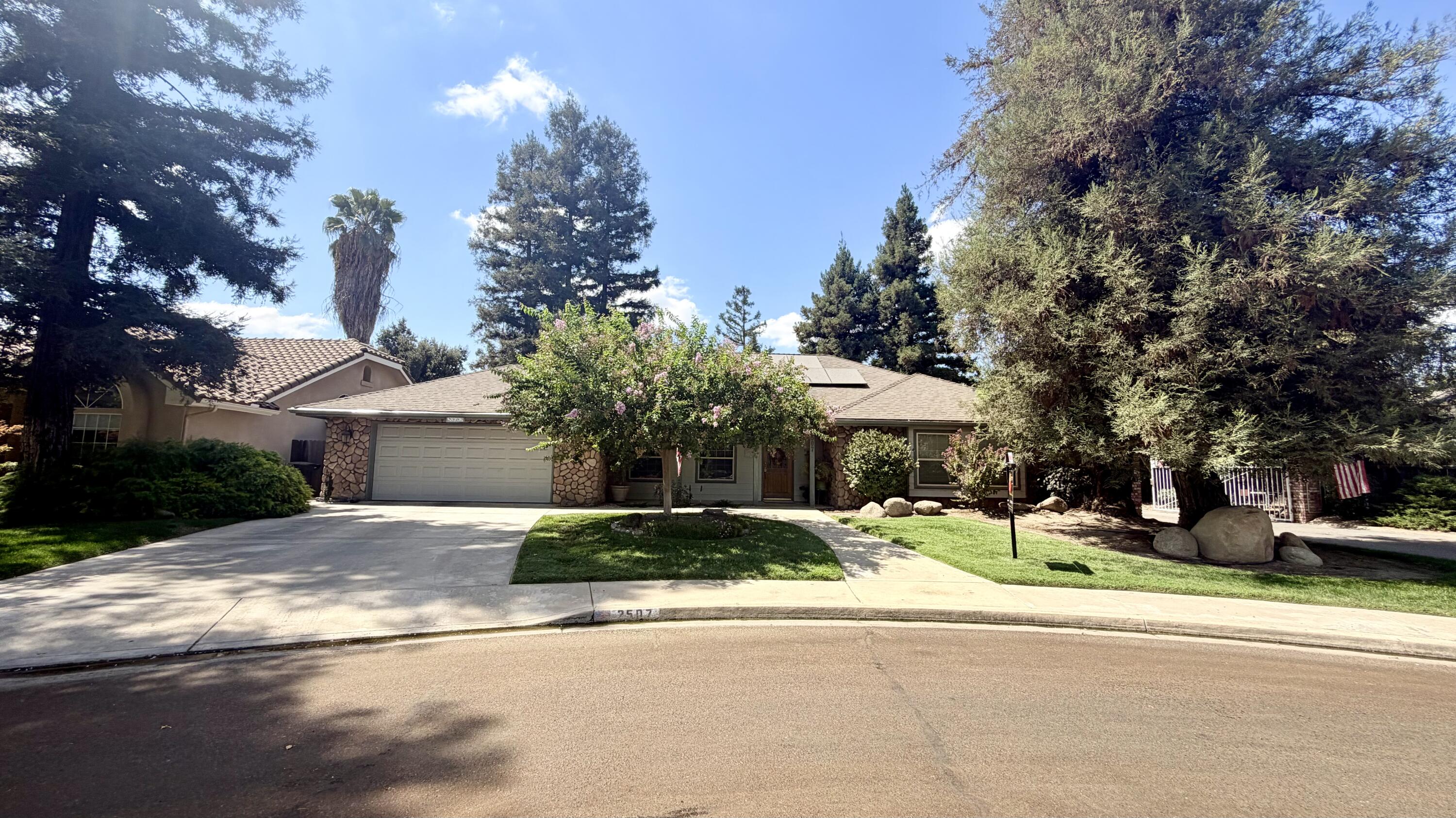 2507 S Tracy St, Visalia, CA 93292