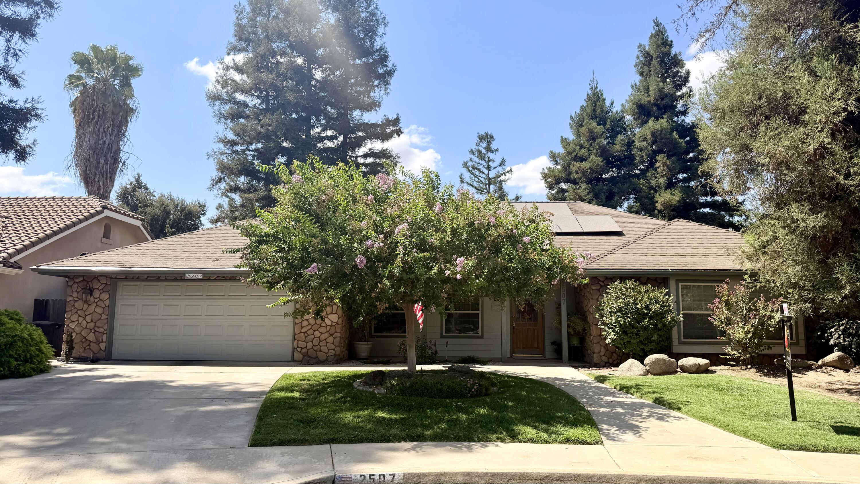 2507 S Tracy St, Visalia, CA 93292