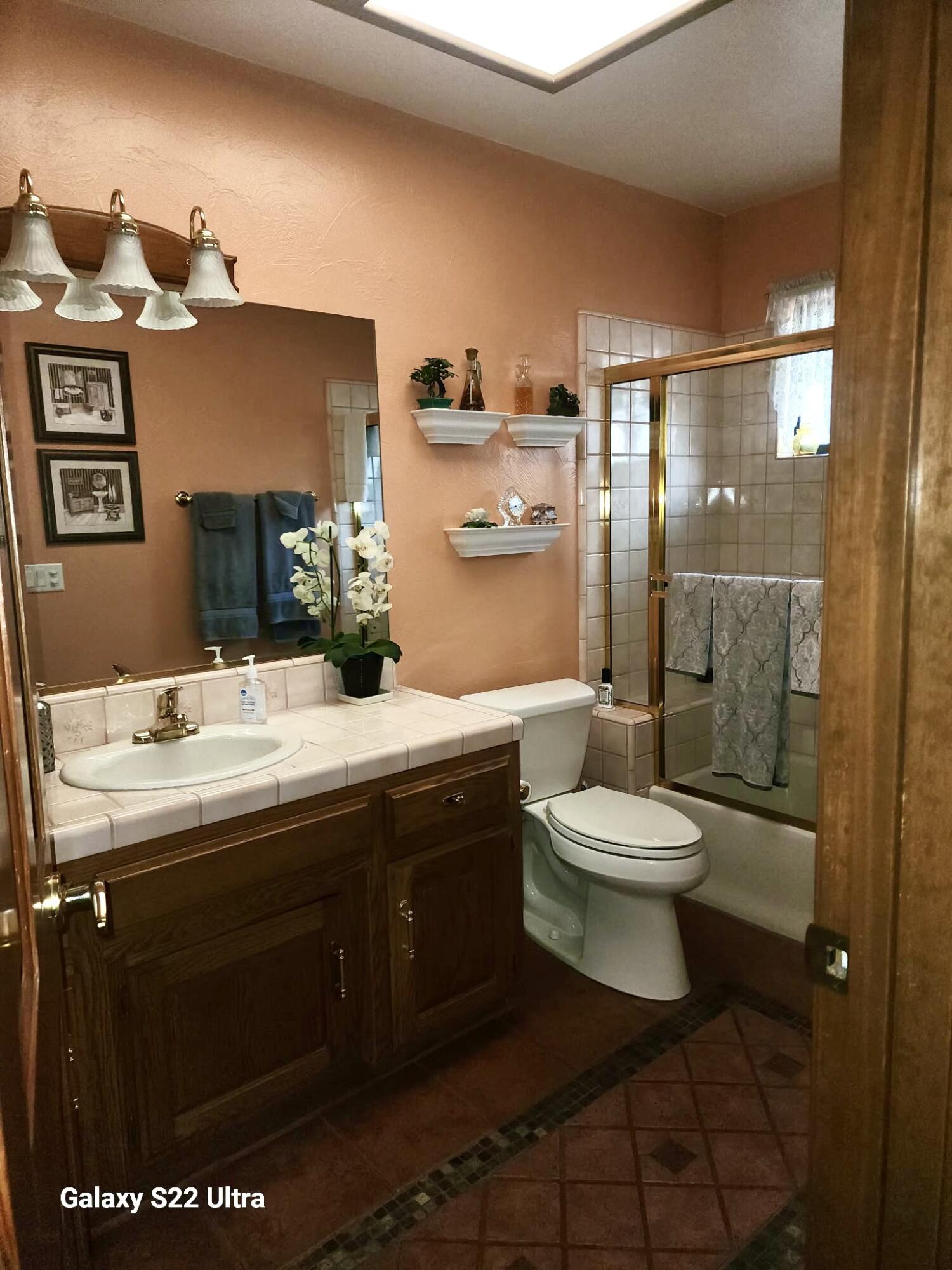 2507 S Tracy St, Visalia, CA 93292